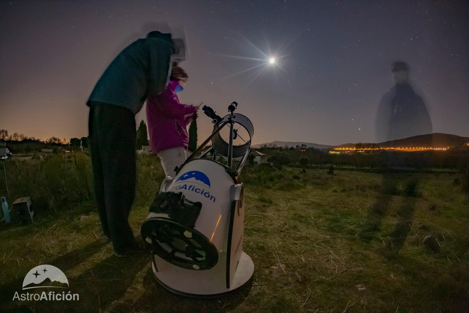Stargazing Night with Professional Astronomer in Madrid