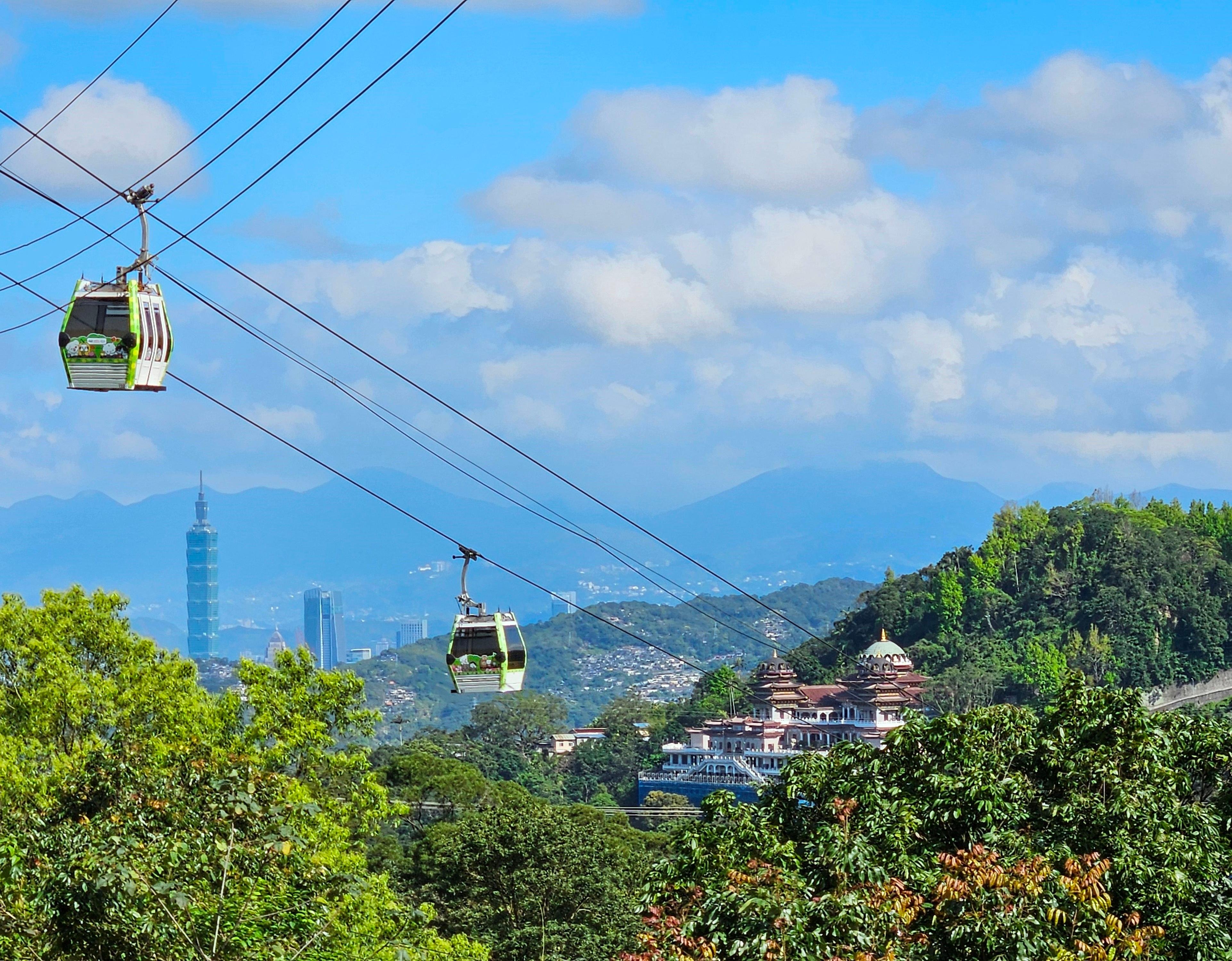 Taipei Tea Culture Day Tour: Maokong Gondola & Pinglin