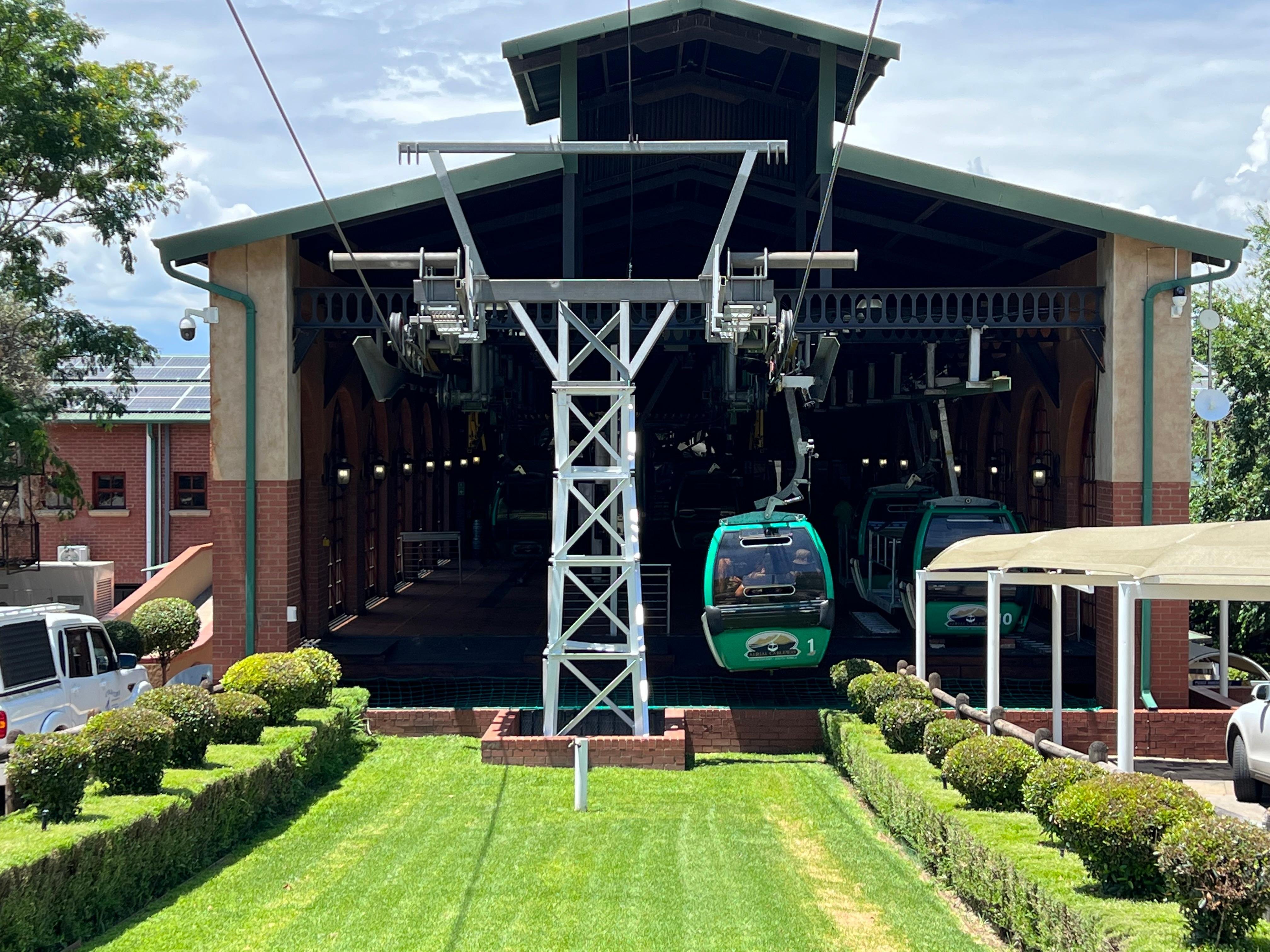 Hartbeespoort Cableway & Dam Cruise with Lunch from Johannesburg