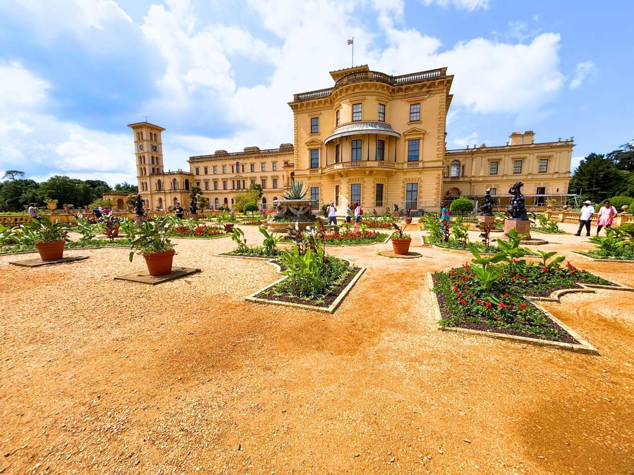 Isle of Wight Day Trip from London with Osborne House
