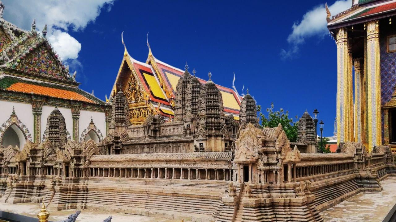 Private Bangkok Highlights: Grand Palace, Wat Pho & Wat Arun