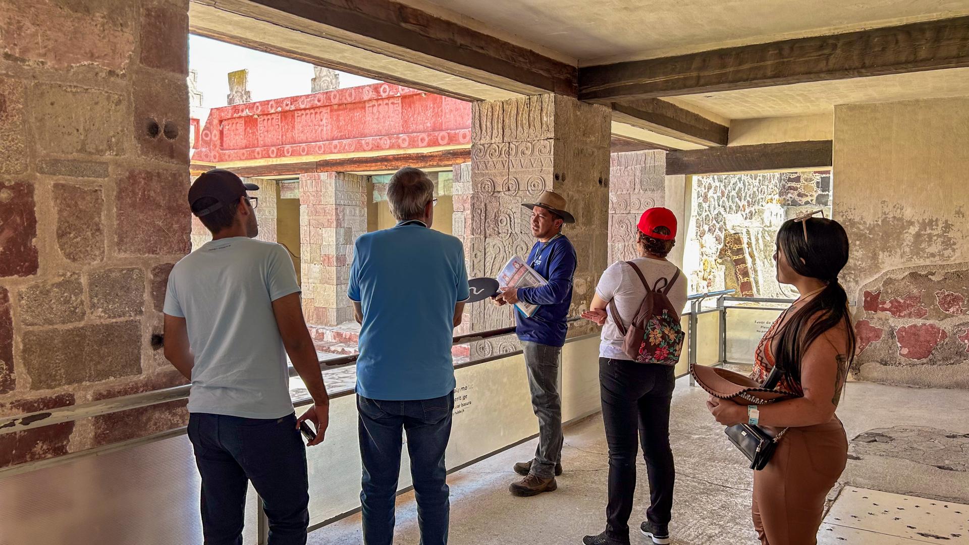 Mexico City: Teotihuacan, Tlatelolco & Basilica of Guadalupe Day Trip