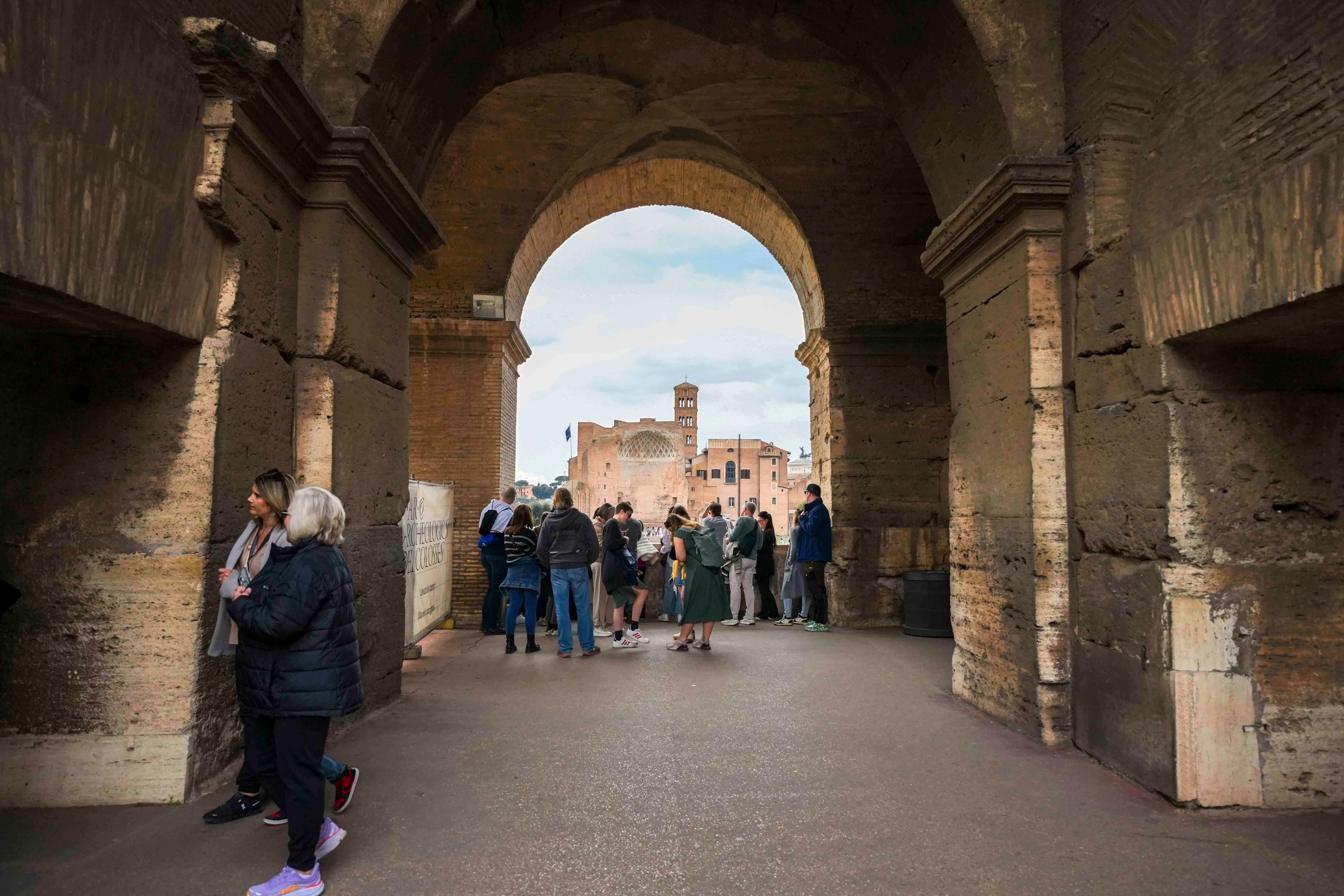 Rome Colosseum Arena, Roman Forum & Palatine Hill VIP Tour