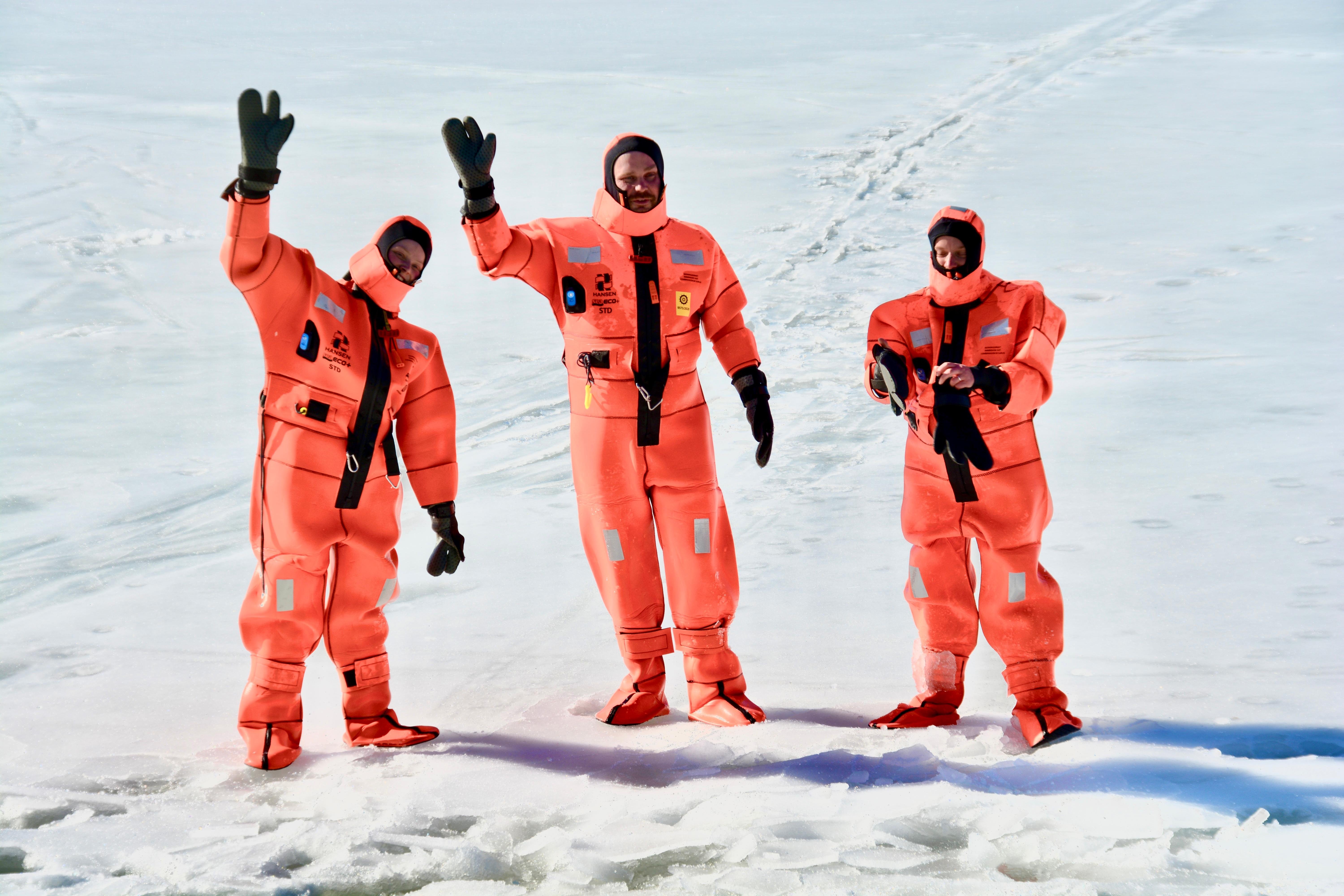 Ice Floating Adventure in Evje with Fireside Warm-Up