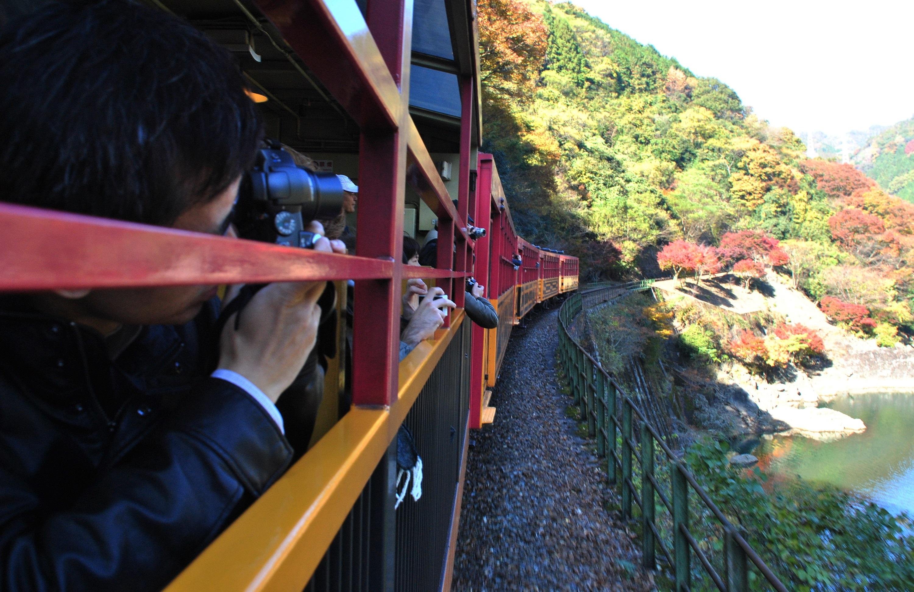 嵐山ウォーキングツアー（嵯峨野トロッコ列車乗車オプション付き）
