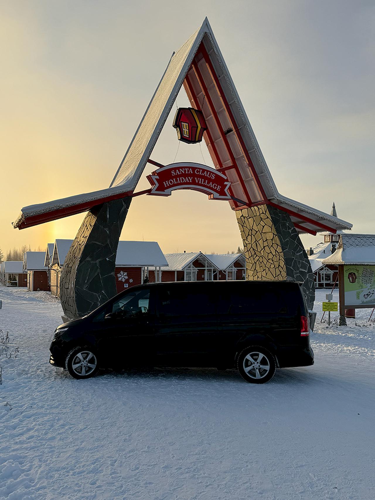 Rovaniemi Private Husky Safari with Sled Ride & Hot Drinks