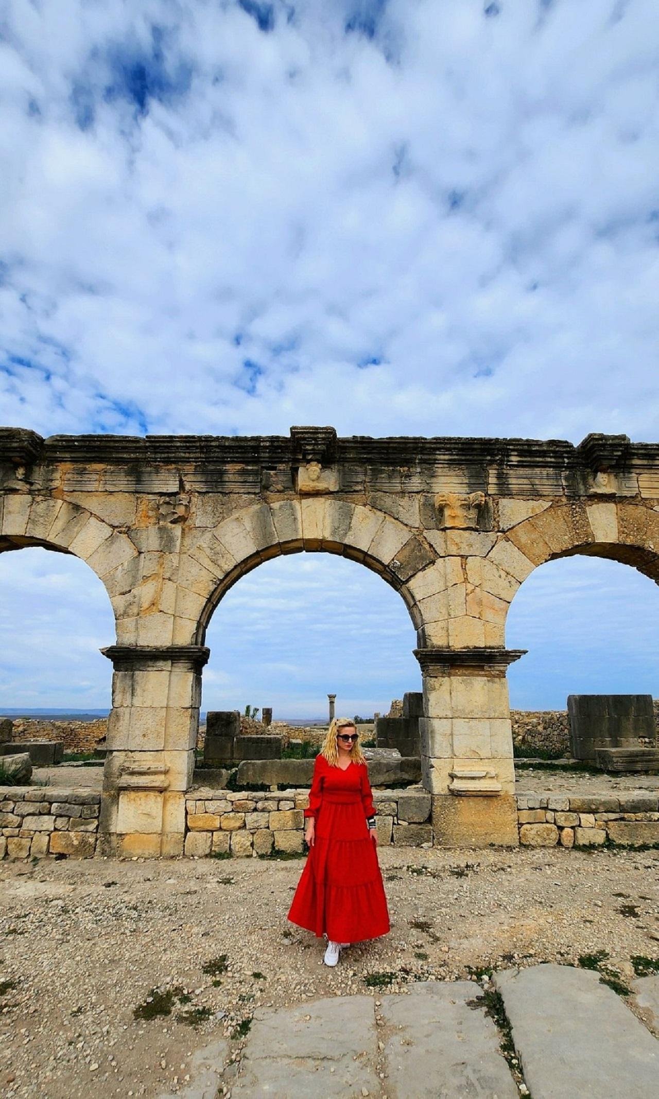 Fes to Chefchaouen Transfer: Volubilis & Scenic Stops