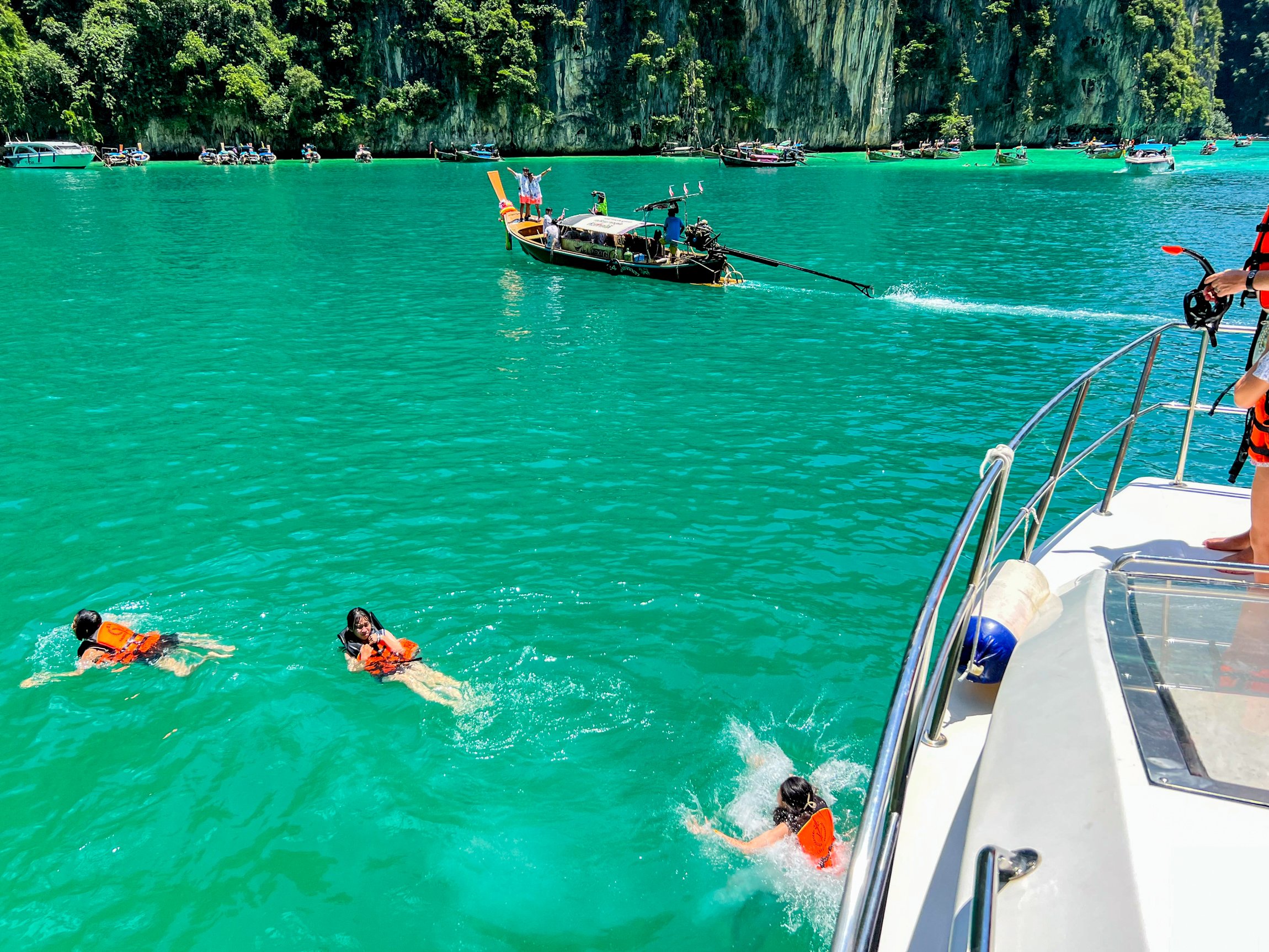 Phuket Speedboat Day Trip: Maya Bay, Phi Phi & Bamboo Island with Buffet Lunch