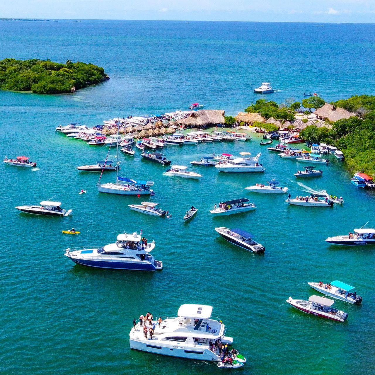 Cartagena VIP Party Boat: Cholón Island Celebration with Open Bar