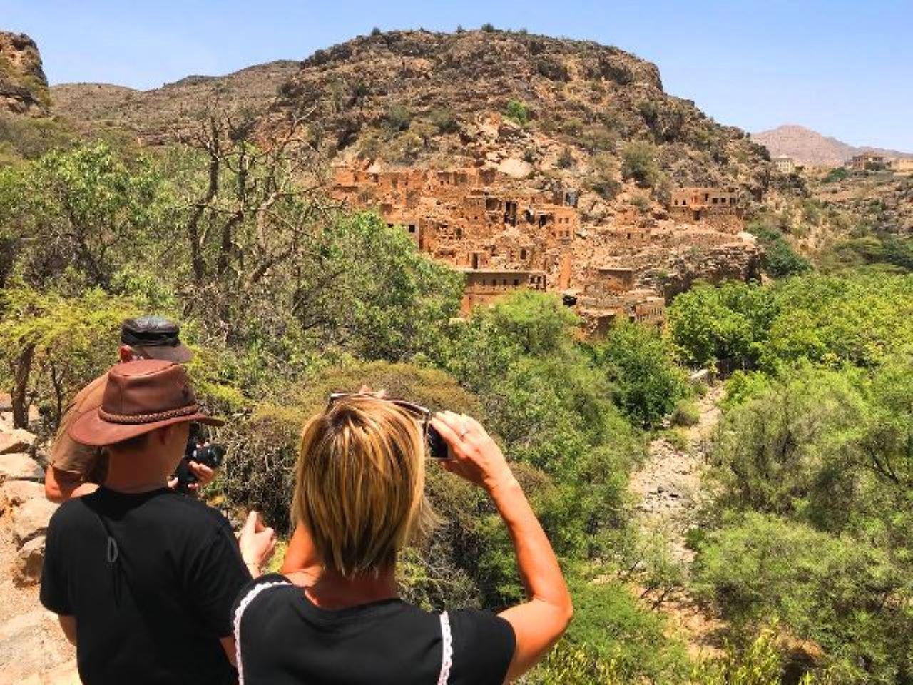 Full-Day Nizwa, Jabal Akhdar & Birkat Al Moz Private Tour