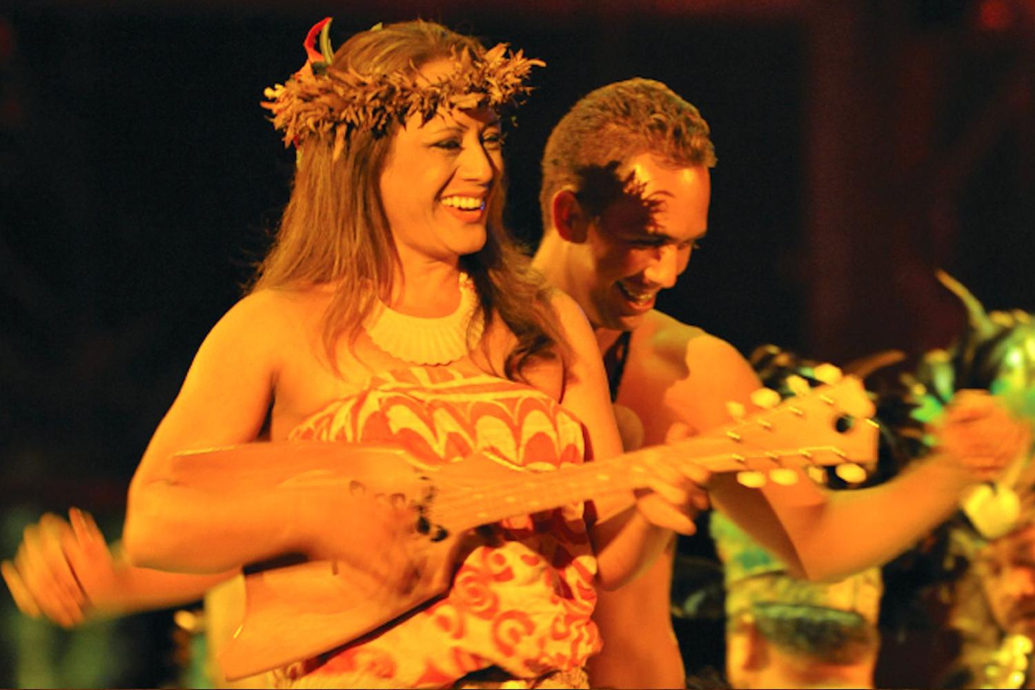 Luau Kalamaku Evening: Polynesian Feast & Fire Performance
