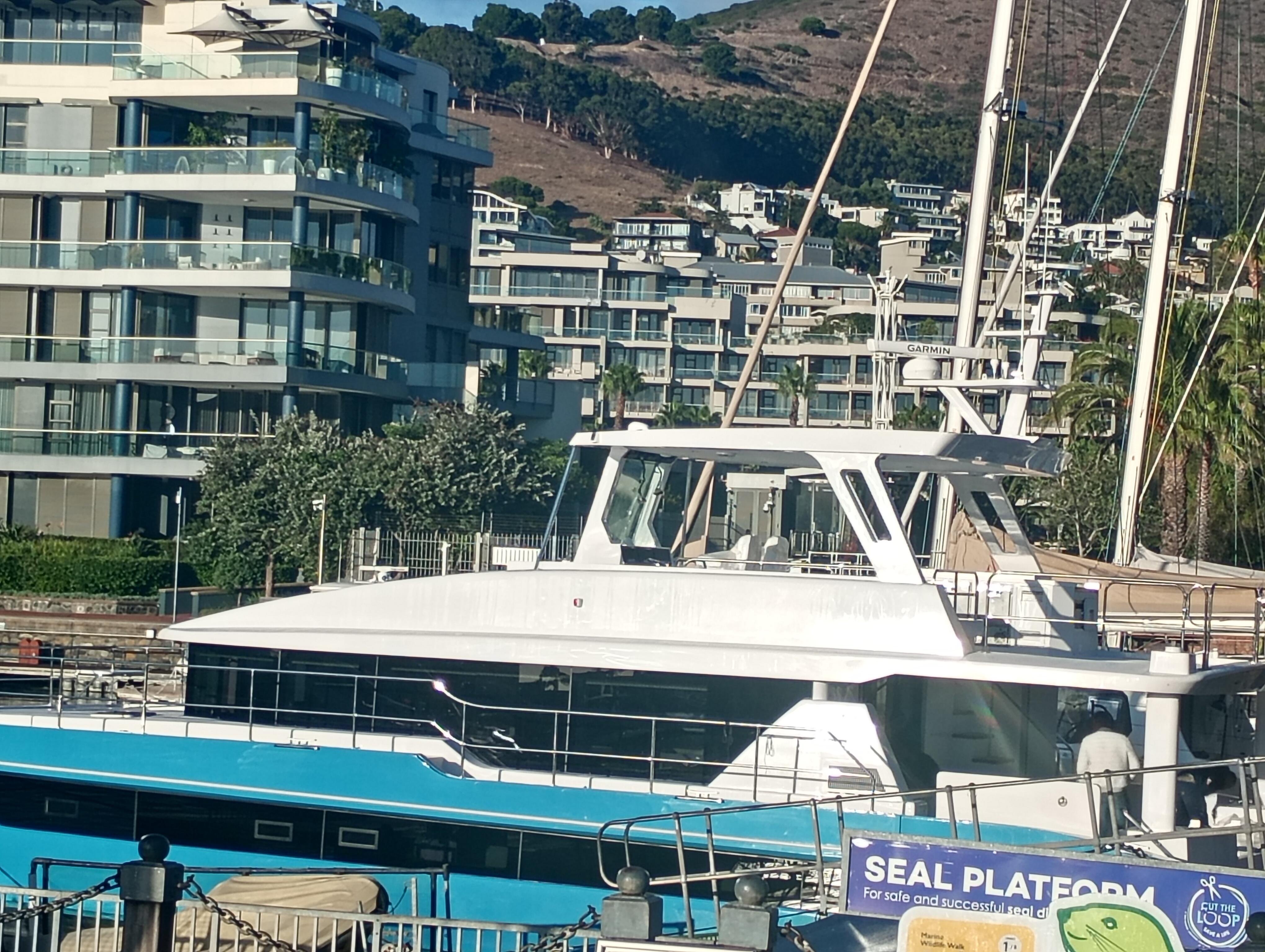 Hout Bay Harbor Cruise & Sunset Experience