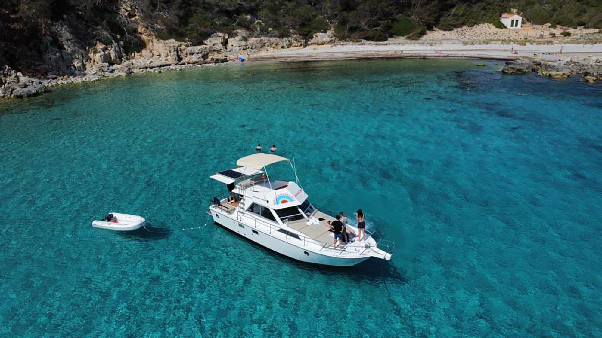 Menorca boat tour — turquoise calas and coastline from the water — image 23