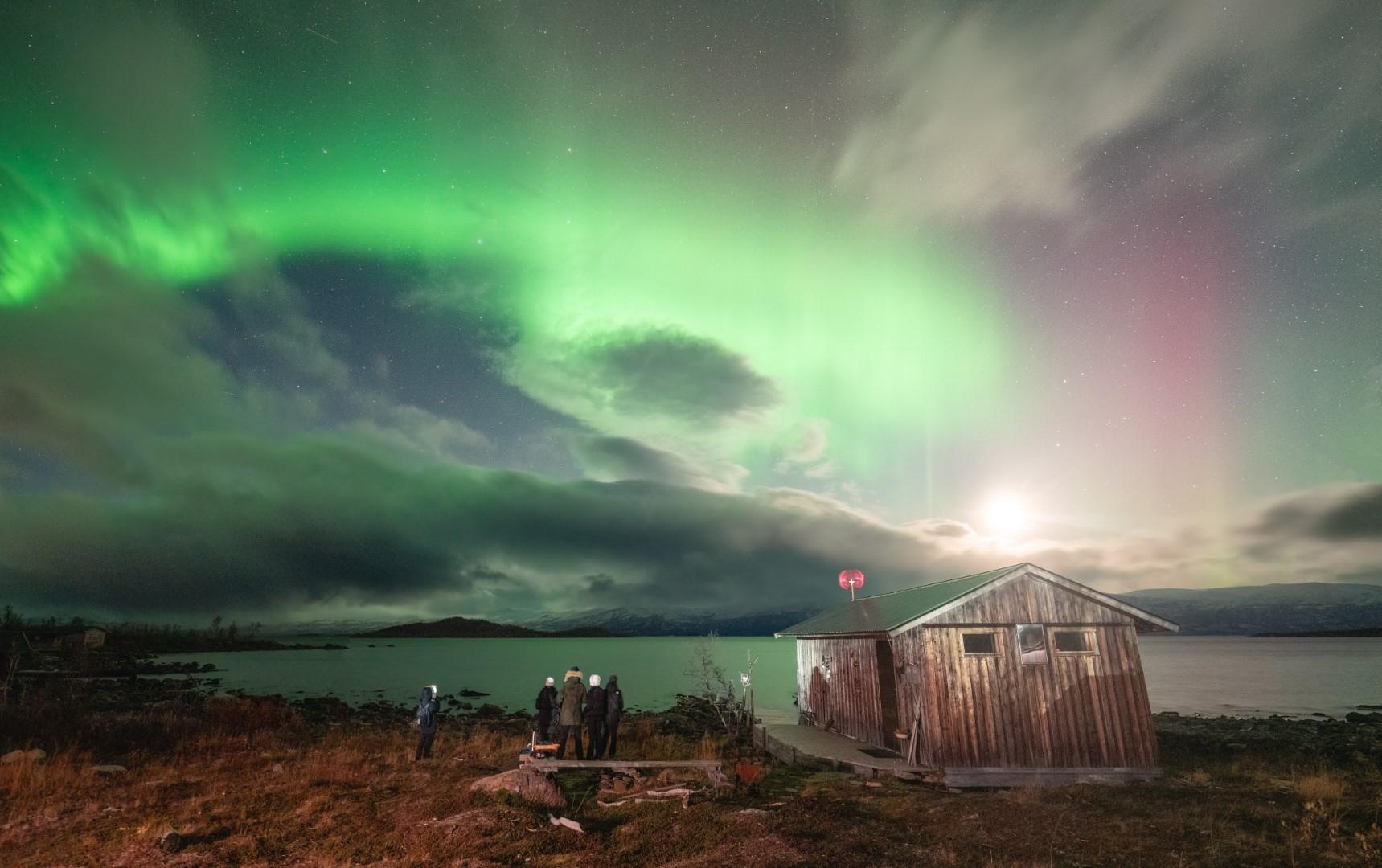 Kiruna Northern Lights Guided Chase by Van