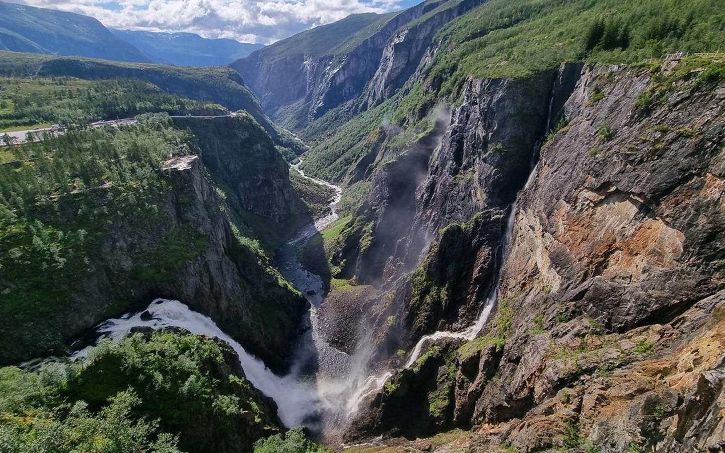 Vøringsfossen Waterfall & Sky Bridge Bus Experience