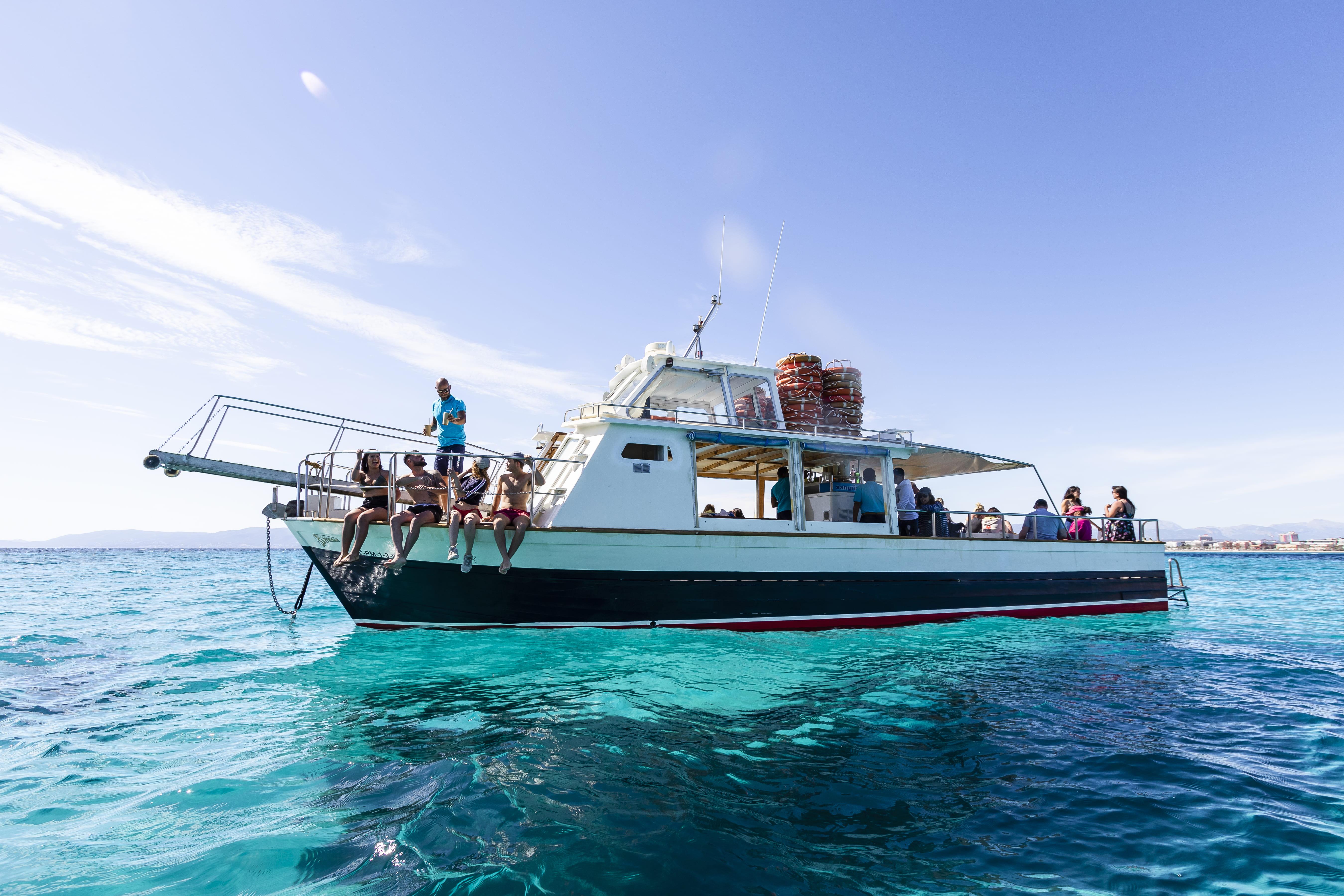 Bay of Palma Scenic Cruise & Snorkeling from El Arenal