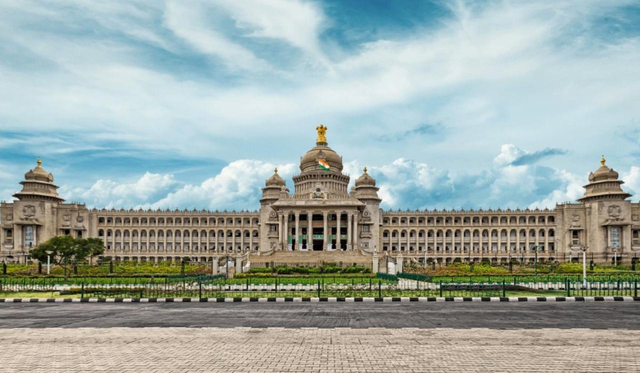 Bannerghatta Wildlife & Bangalore Heritage Private Tour