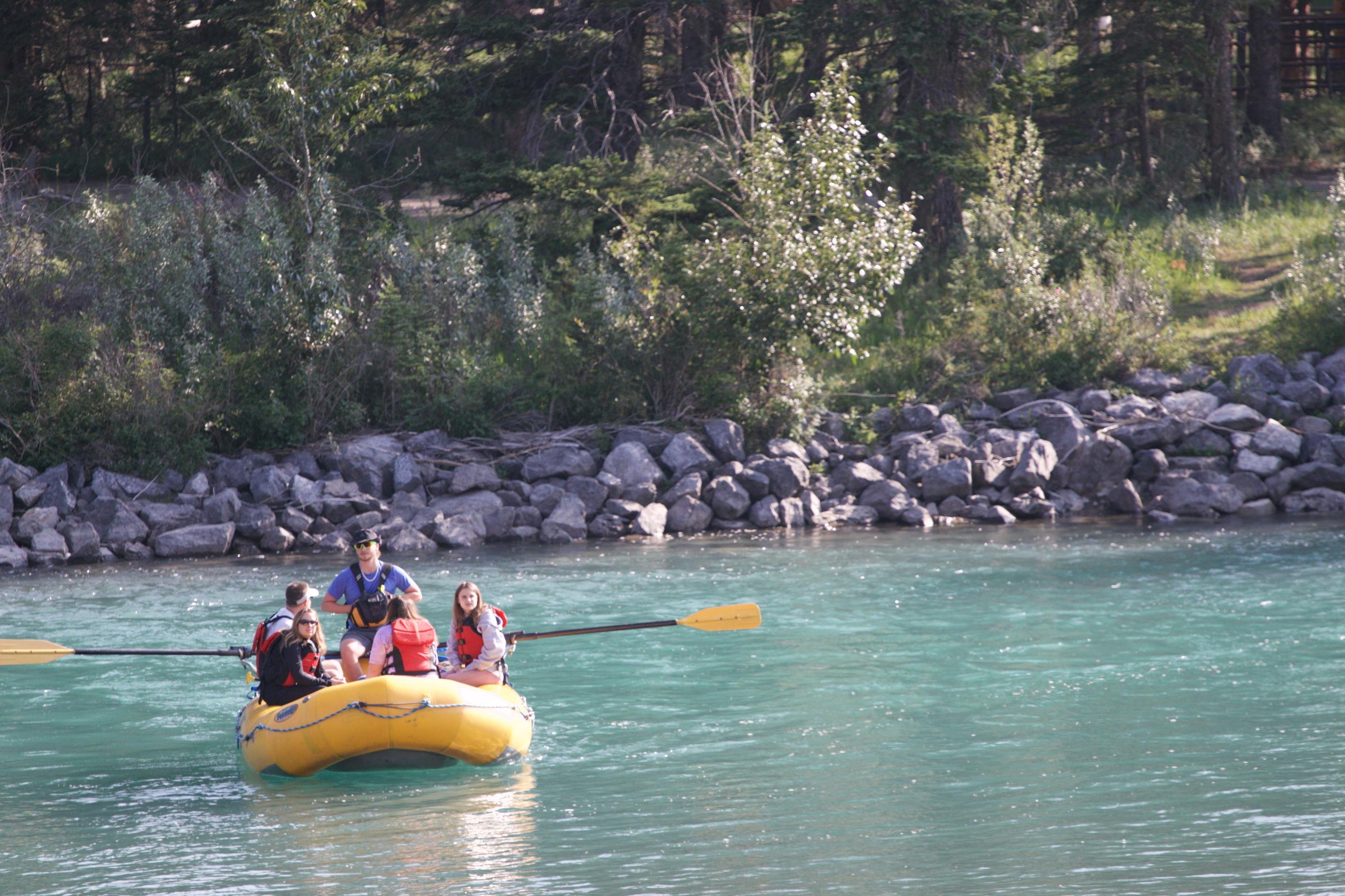 Bow River scenic float tour in Canmore — Canadian Rockies rafting (2)