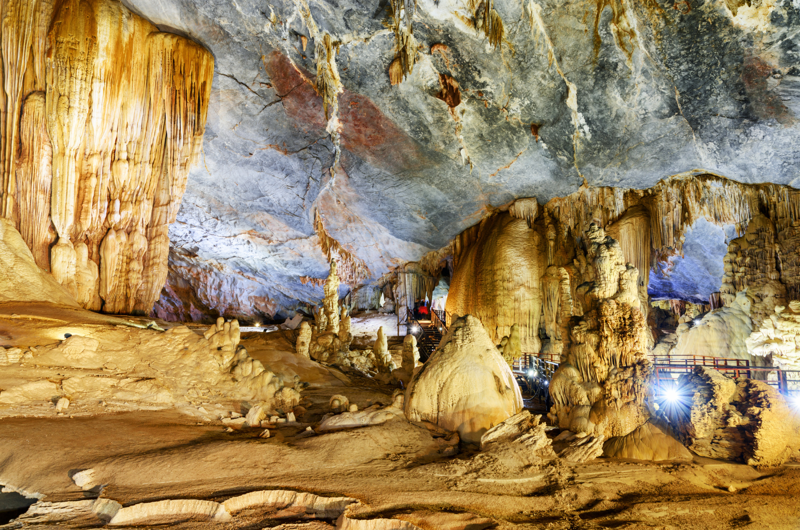 Phong Nha Cave boat tour Son River dragon boat and Paradise Cave karst — image 60