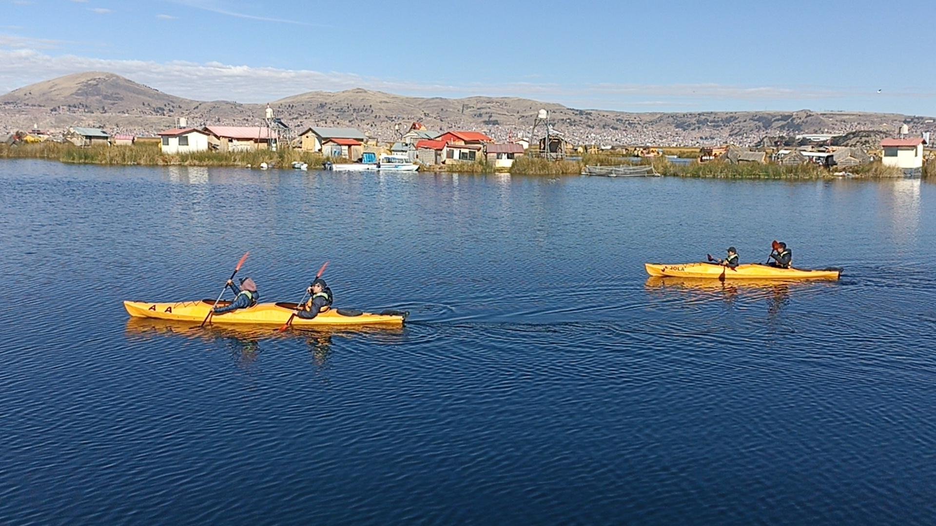 Aventura de Caiaque às Ilhas Uros e Reserva do Titicaca