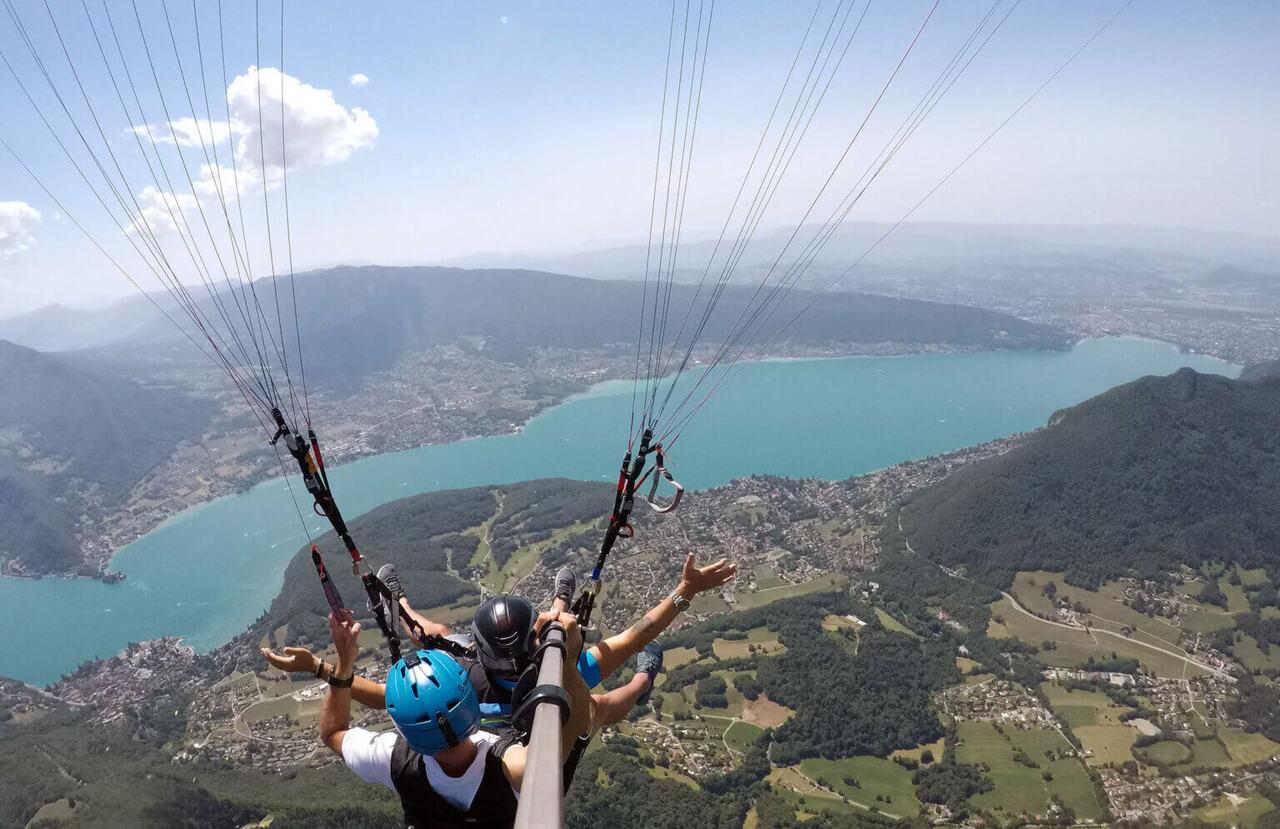 Annecy Tandem Paragliding Flight Over the Lake