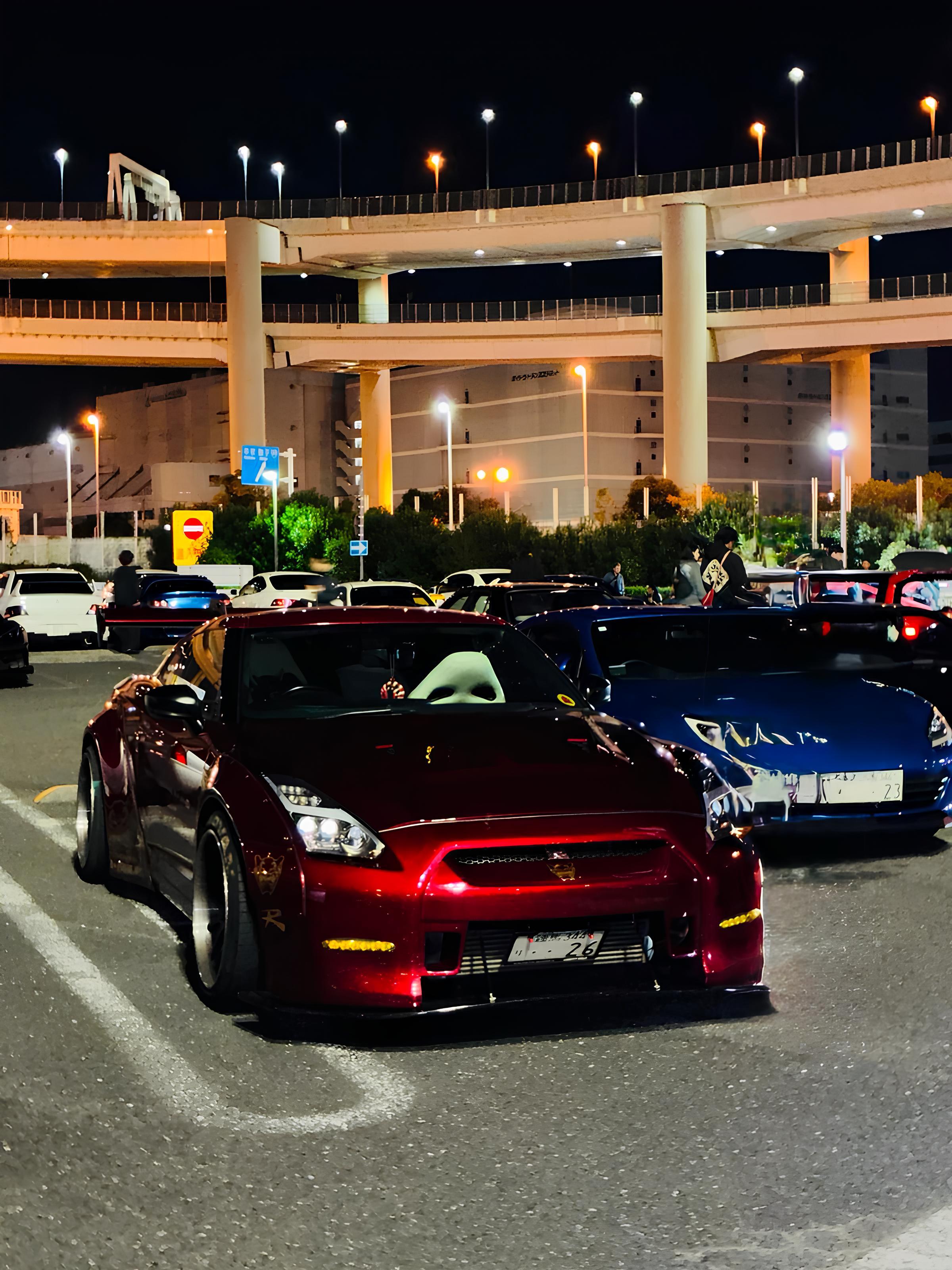 Tokyo: Private JDM Daikoku Tour & Custom Car Experience