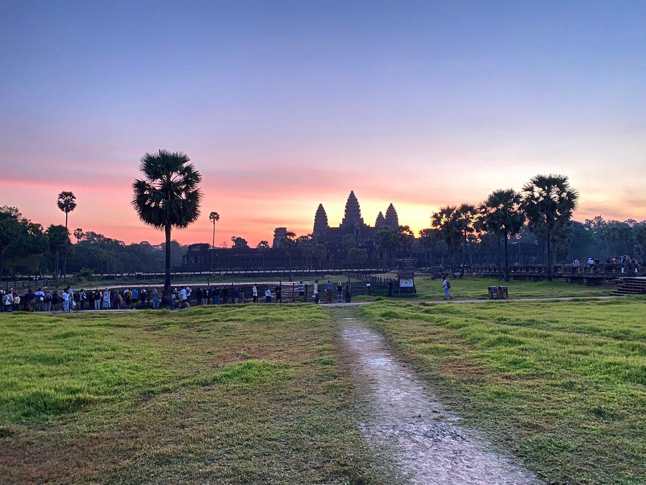 Private Angkor Wat Sunrise & Temples Discovery