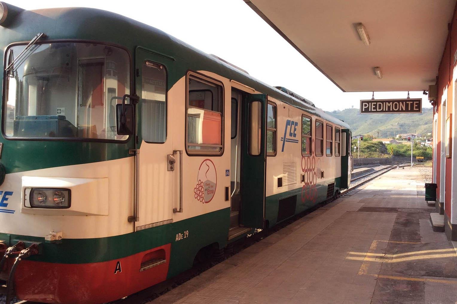 Etna Wine Train Tour & Wine Tasting from Linguaglossa