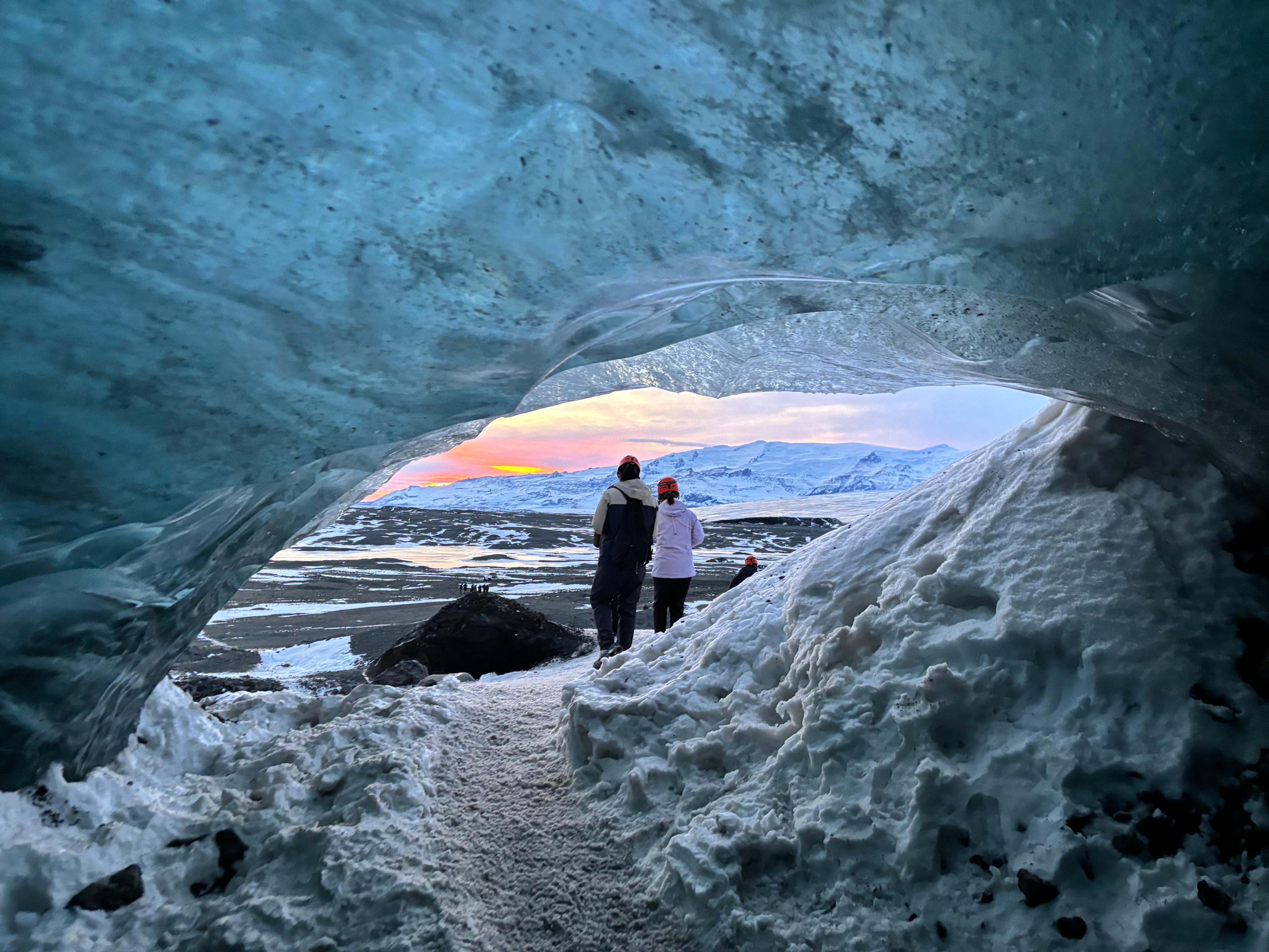 Icebergs floating in the Jökulsárlón glacier lagoon beneath Vatnajökull