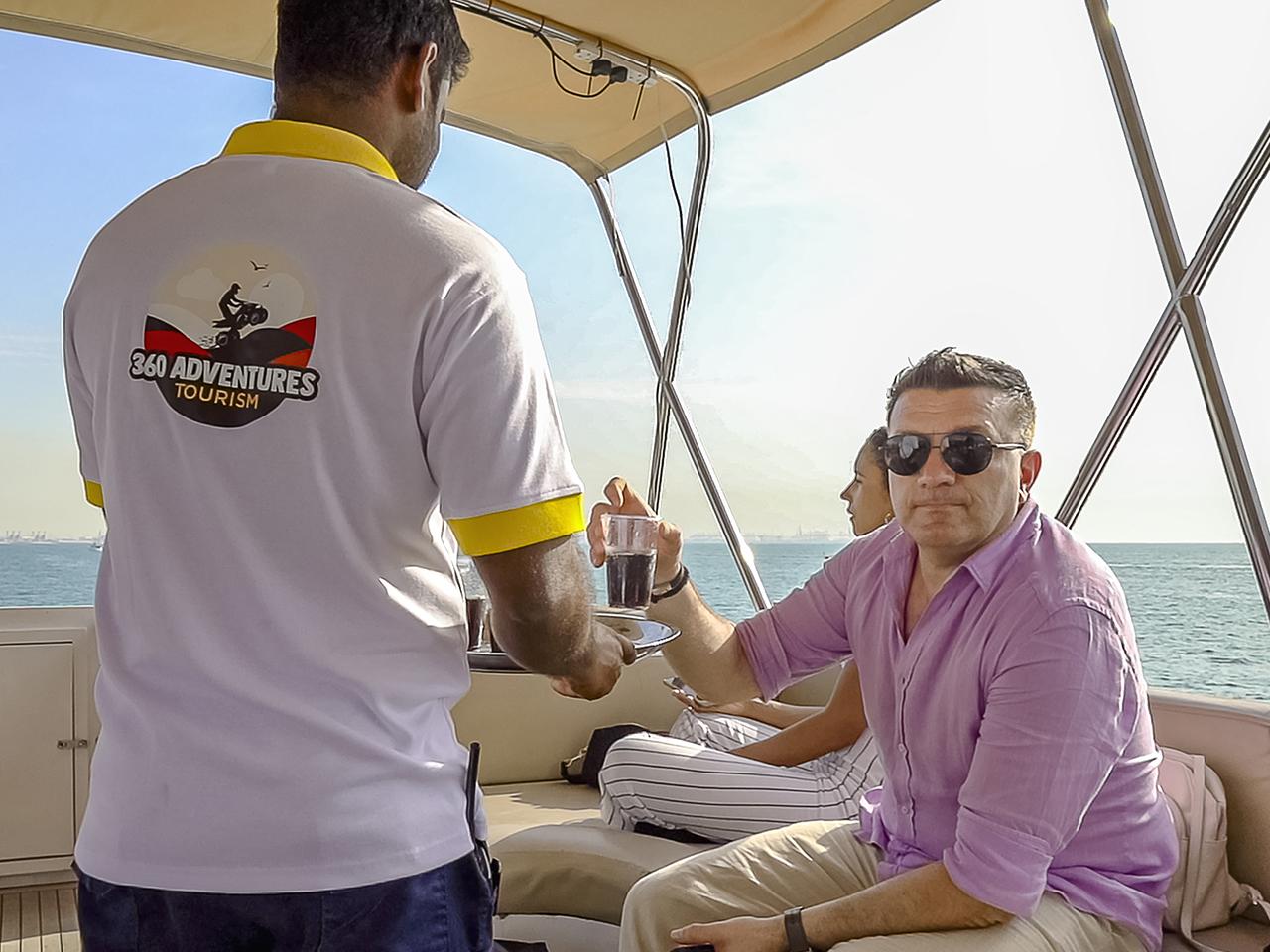 Dubai: Palm Tower Observation Deck & Afternoon Yacht Cruise