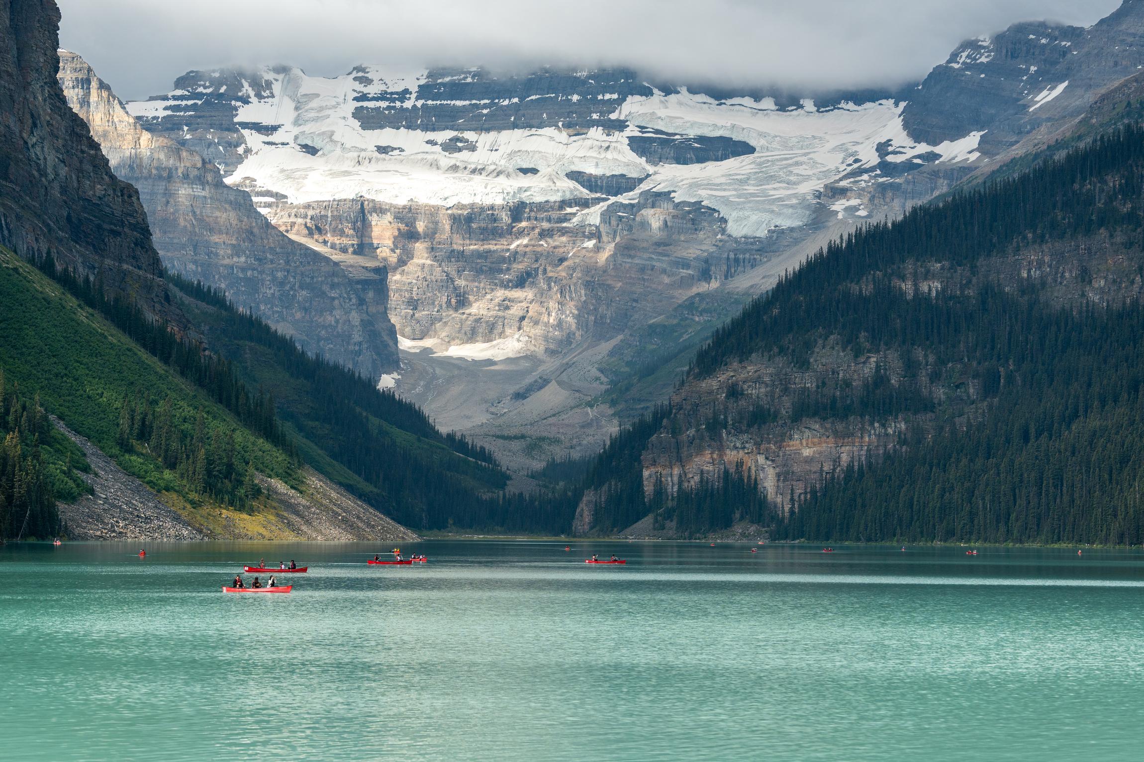 Lakes Moraine, Louise, Emerald, Johnston Canyon & Yoho Tour