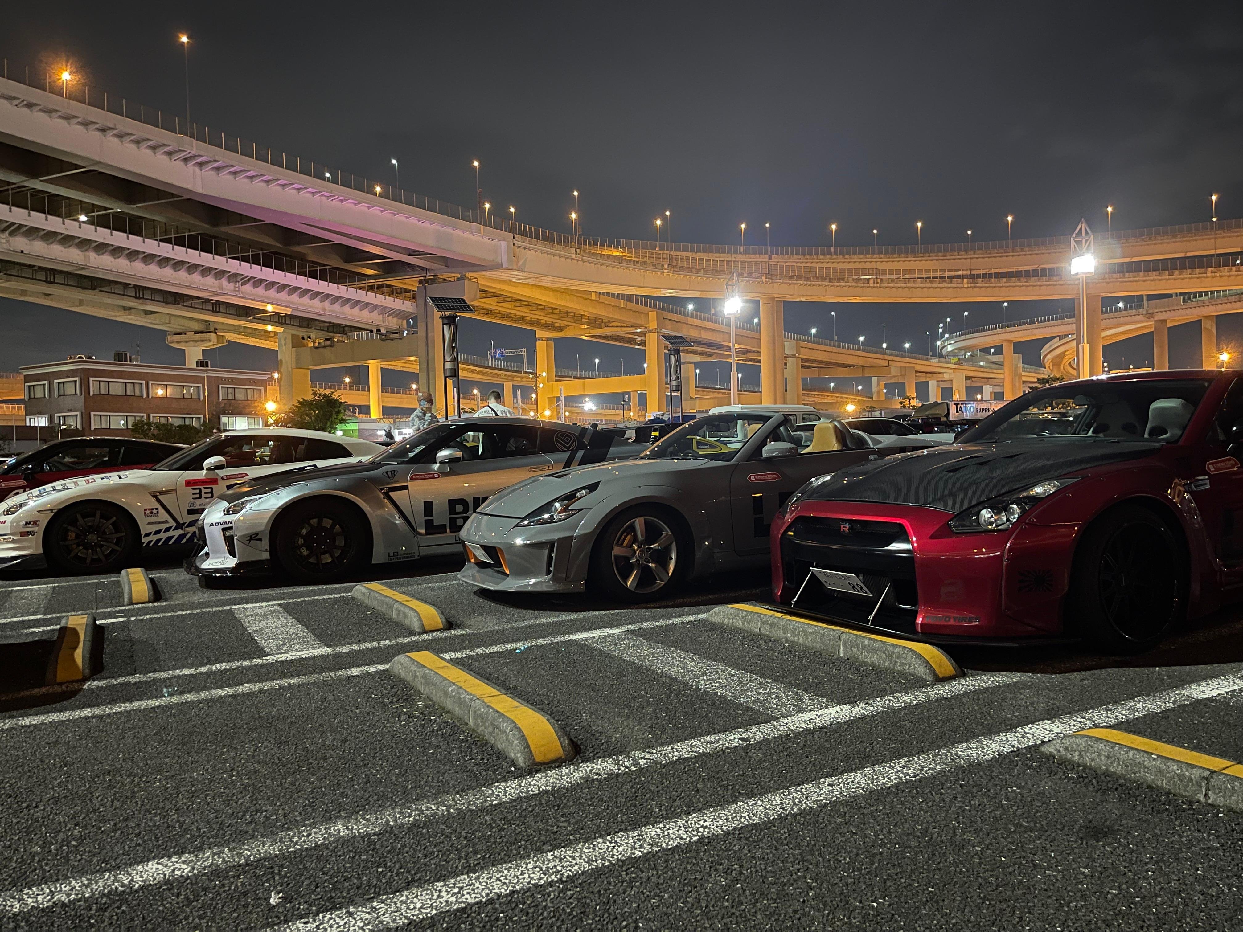 Daikoku Parking : going by this mini JDM - one customer only