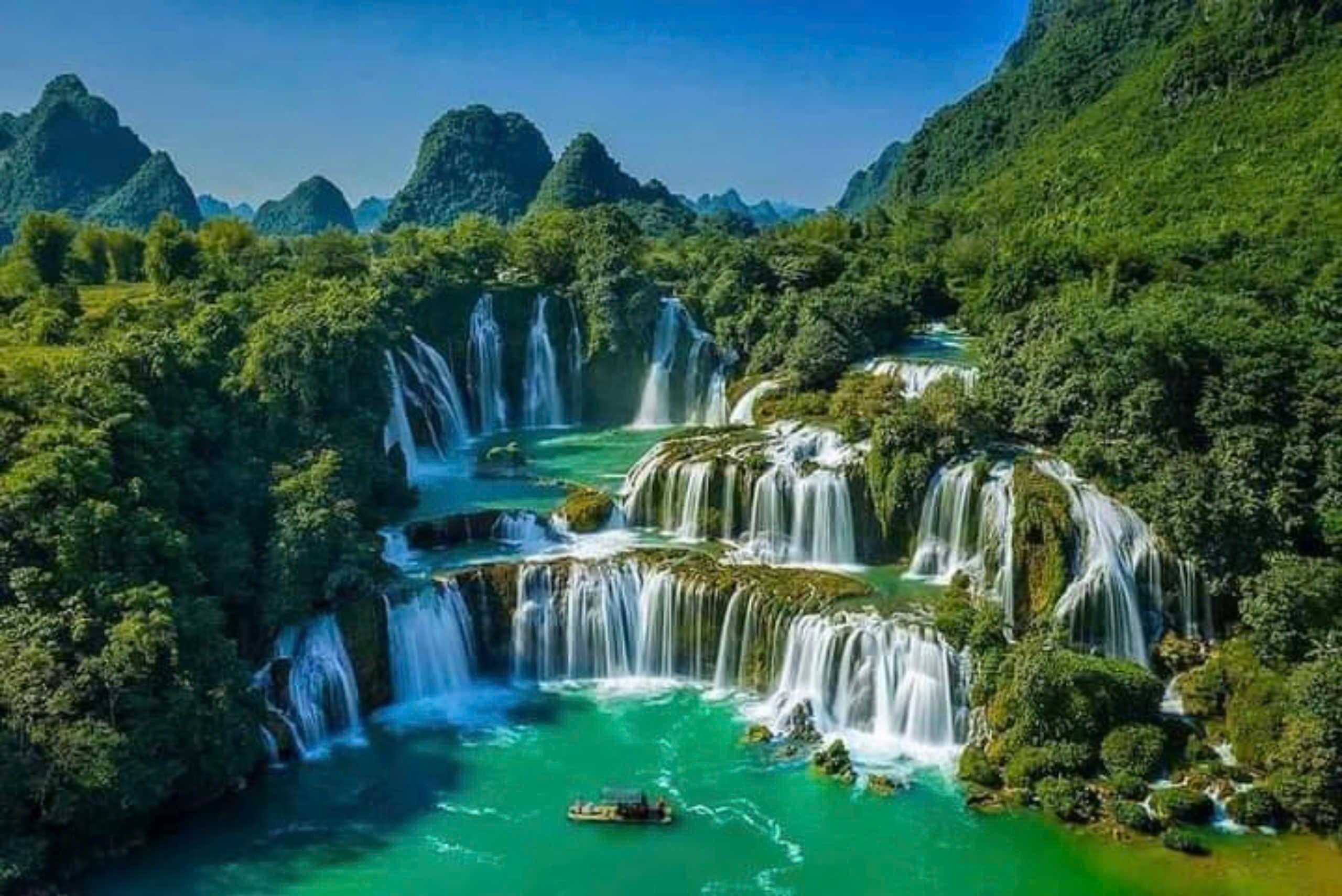 Private 2-Day Ban Gioc Waterfall & Cave Adventure