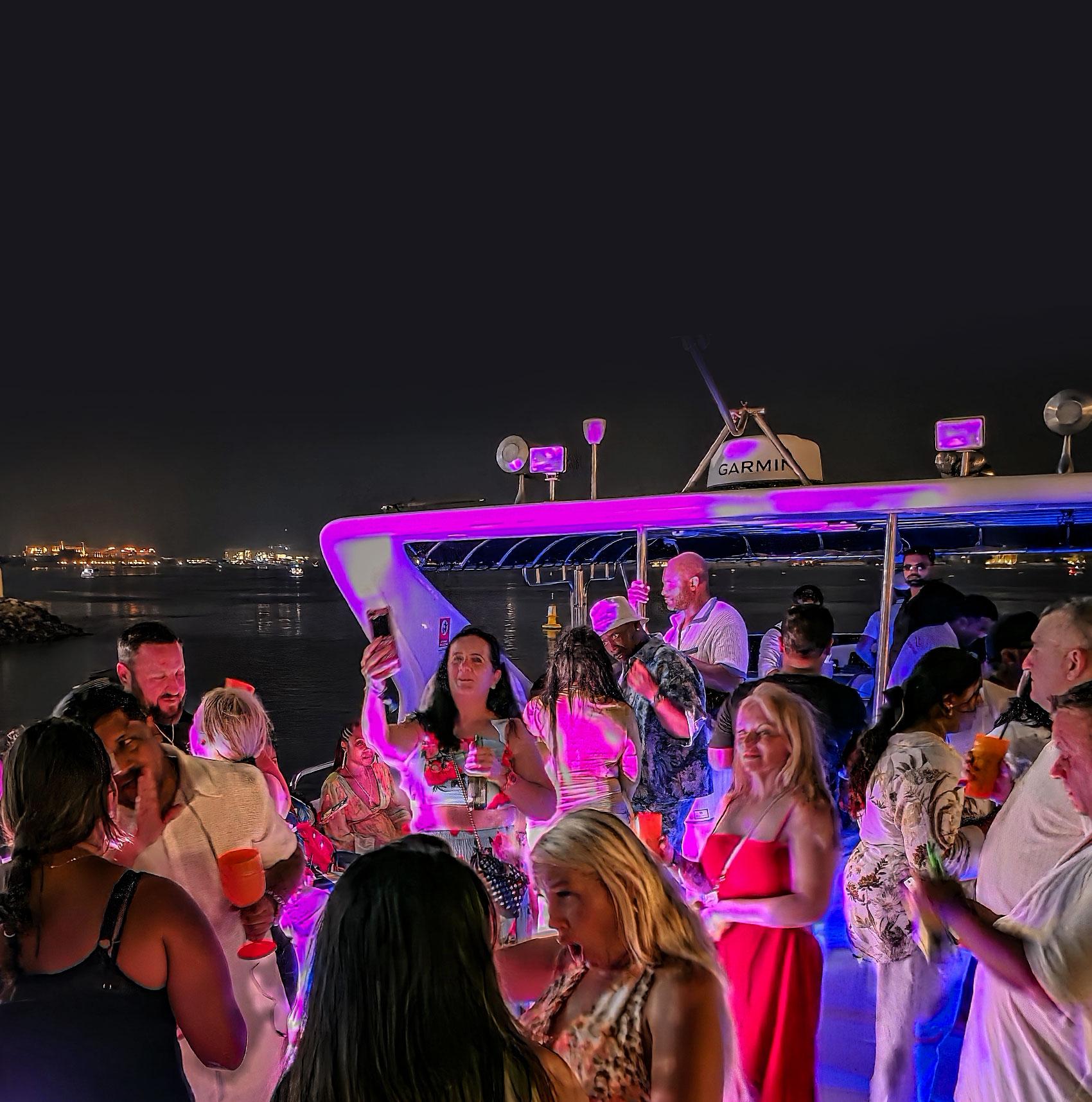 Dubai Marina Luxury Yacht Party – BBQ, Open Bar & Live DJ