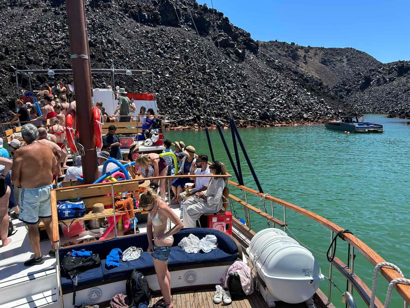 Santorini Volcanic Islands & Hot Springs Boat Cruise