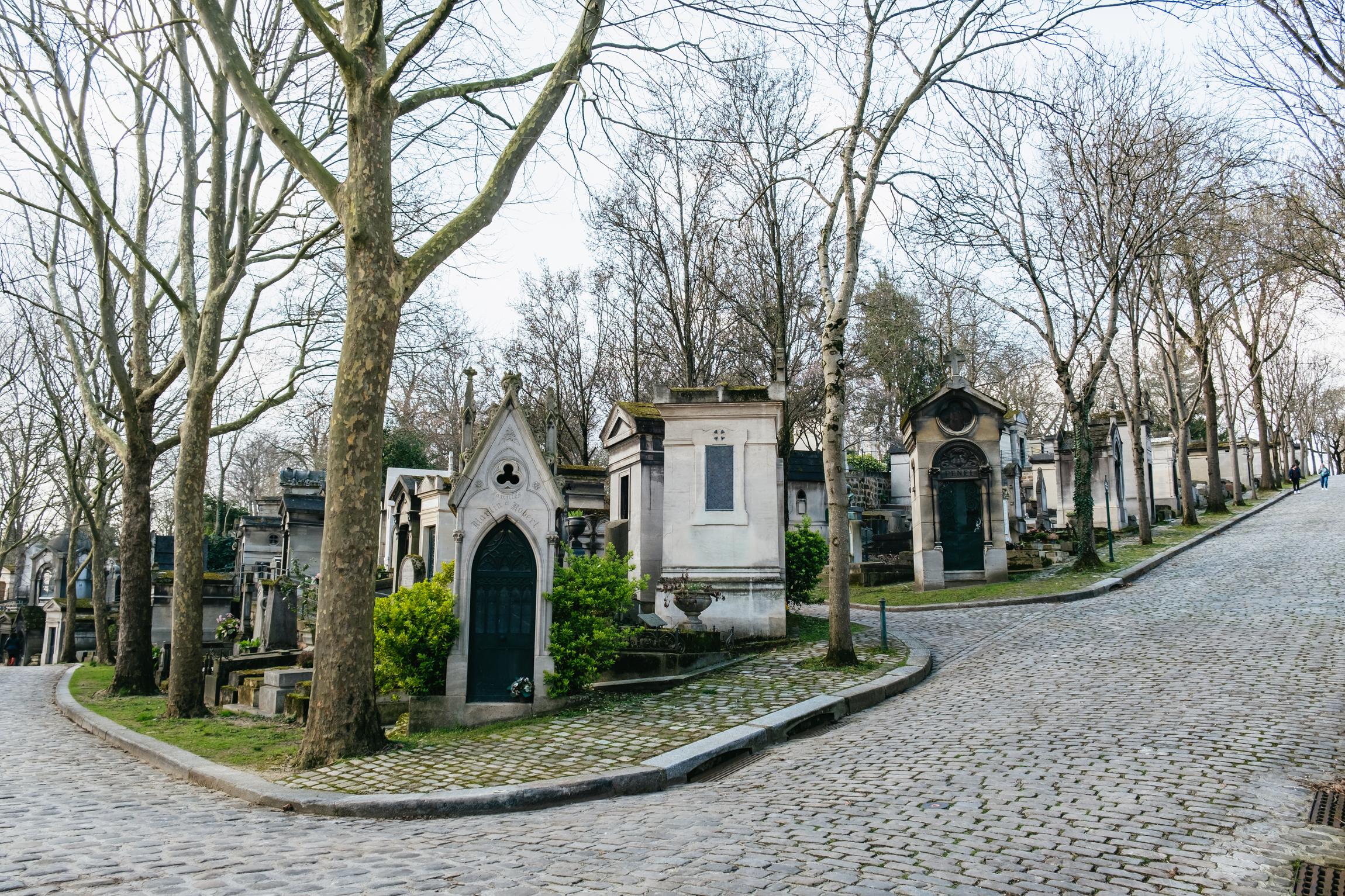 Paris: Pere Lachaise Cemetery Guided Tour