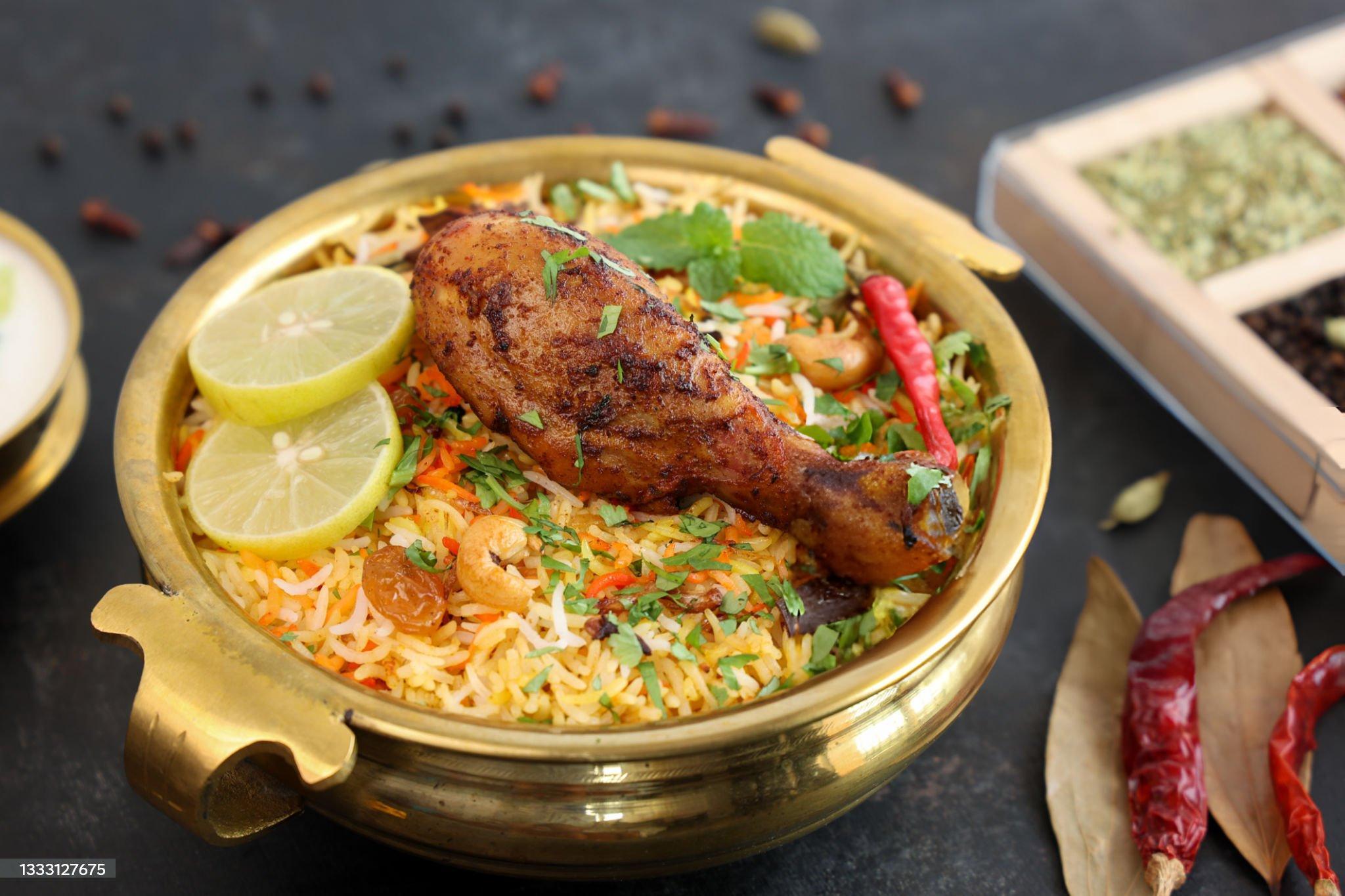 Hyderabad Culinary Heritage: Guided Street Food Walk