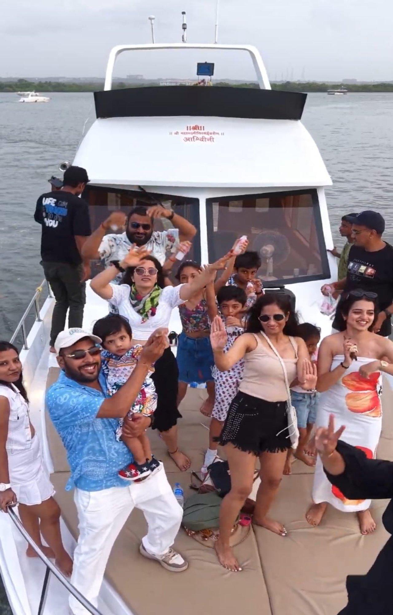 Mandovi River Luxury Cruise with High Tea
