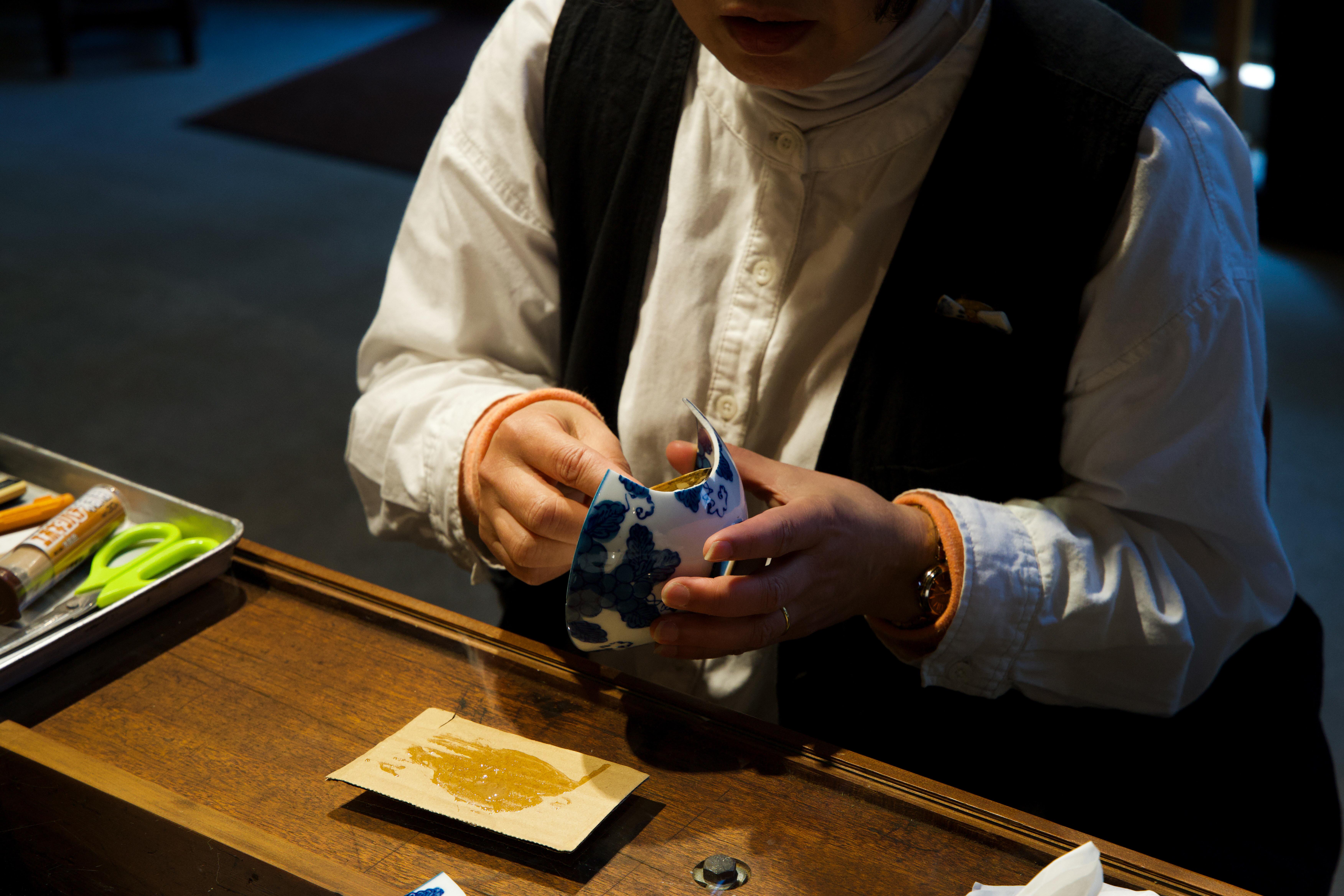 Osaka Traditional Kintsugi Class: The Art of Golden Repair