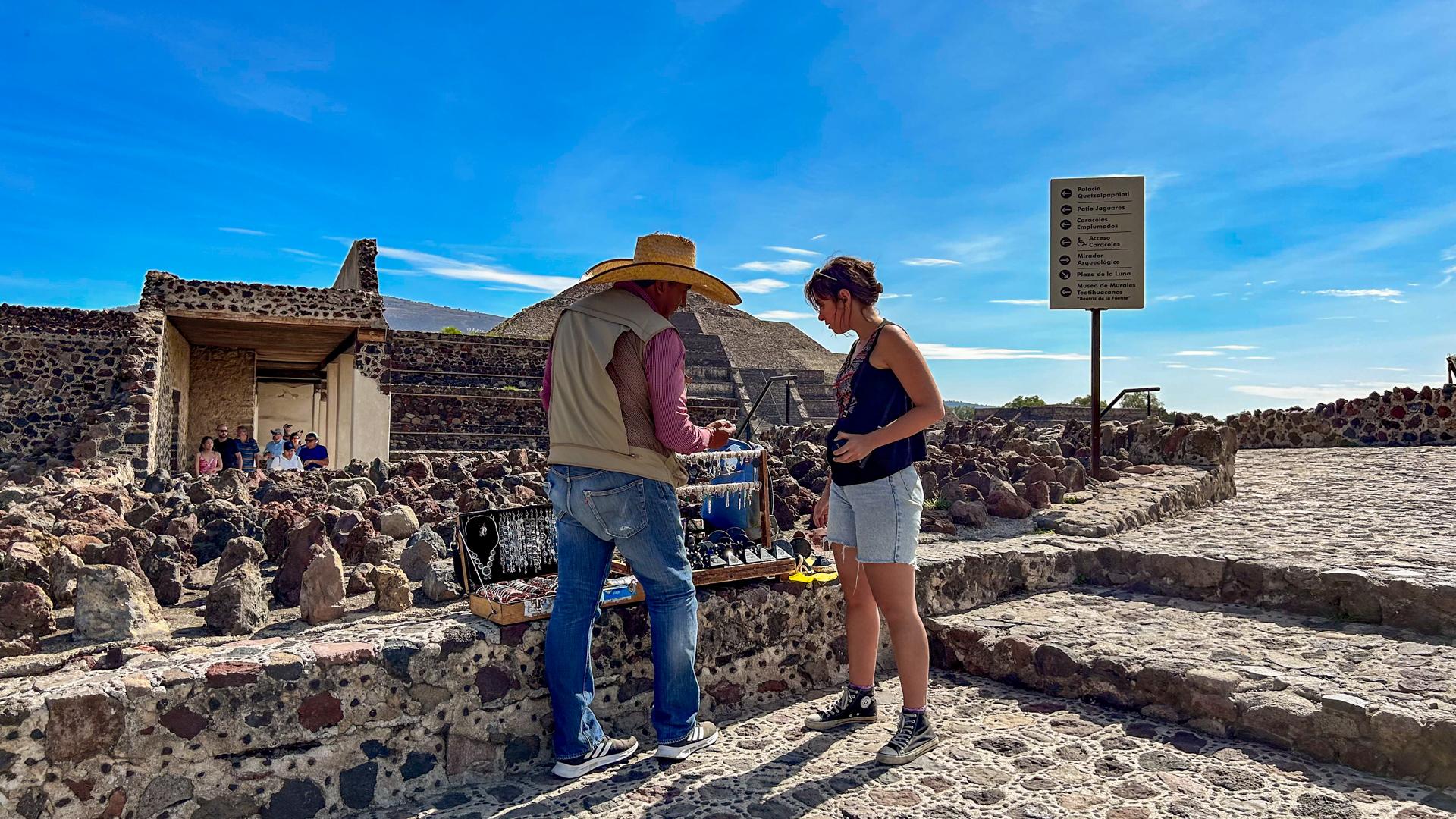 Teotihuacan Early Access Guided Tour