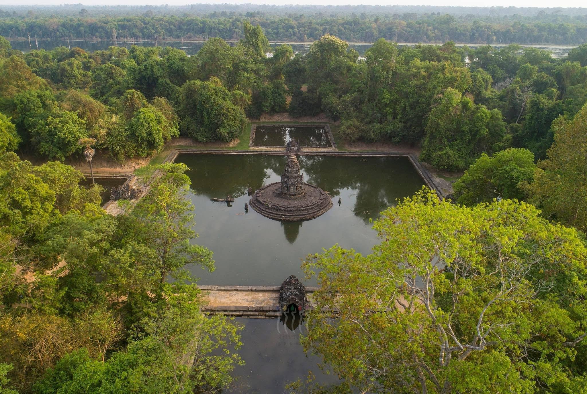 Siem Reap Grand Circuit & Killing Fields Tuk-Tuk Tour