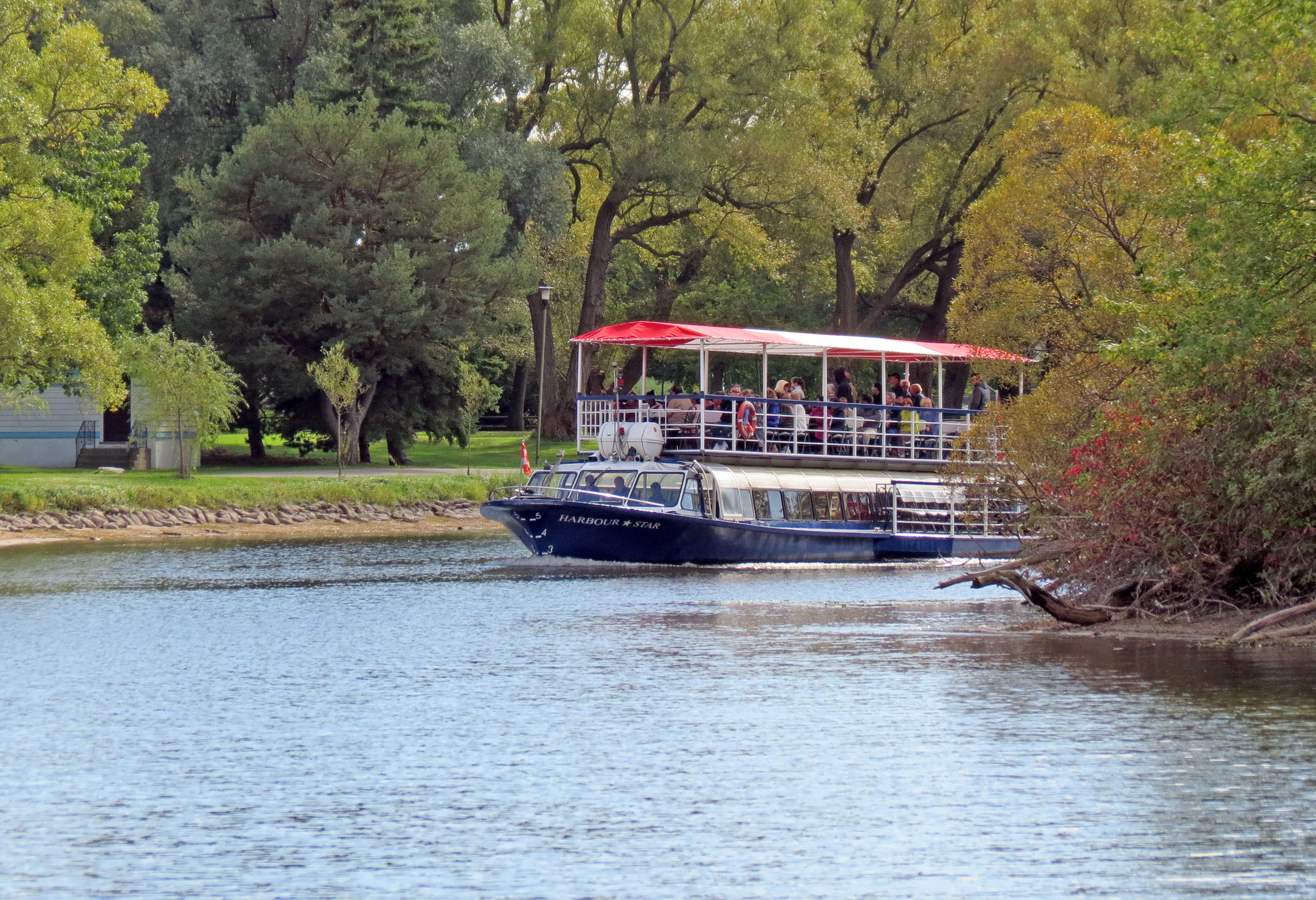 Toronto Harbour and Islands Guided Sightseeing Cruise