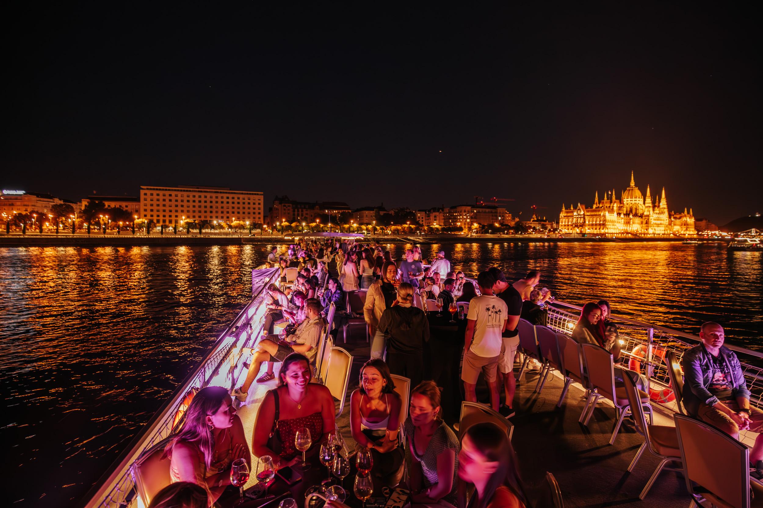 Budapest: Cruise Unlimited Aperol and Prosecco