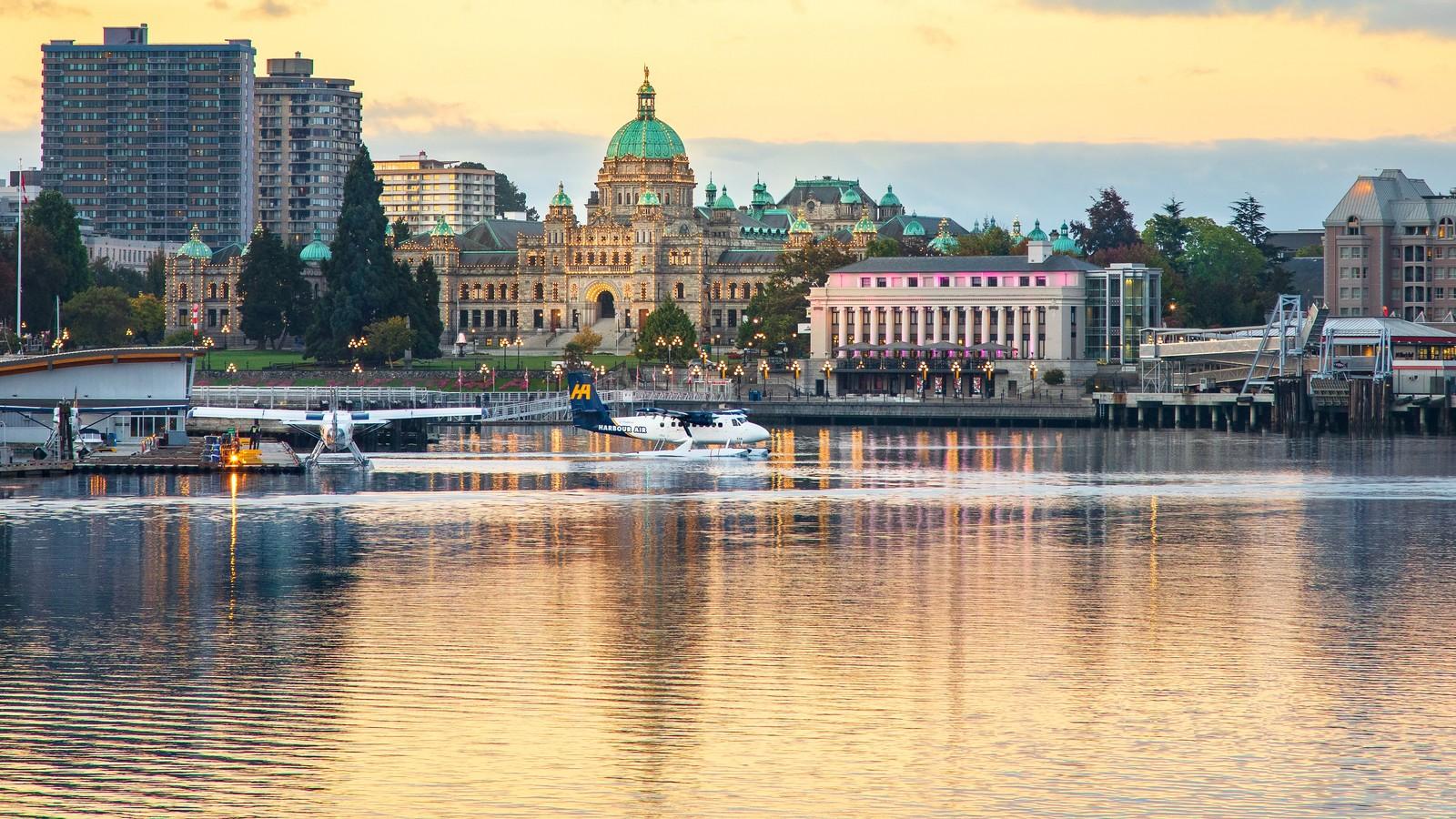 Vancouver to Victoria seaplane day trip — Coal Harbour, Gulf Islands and Victoria Inner Harbour — image 4
