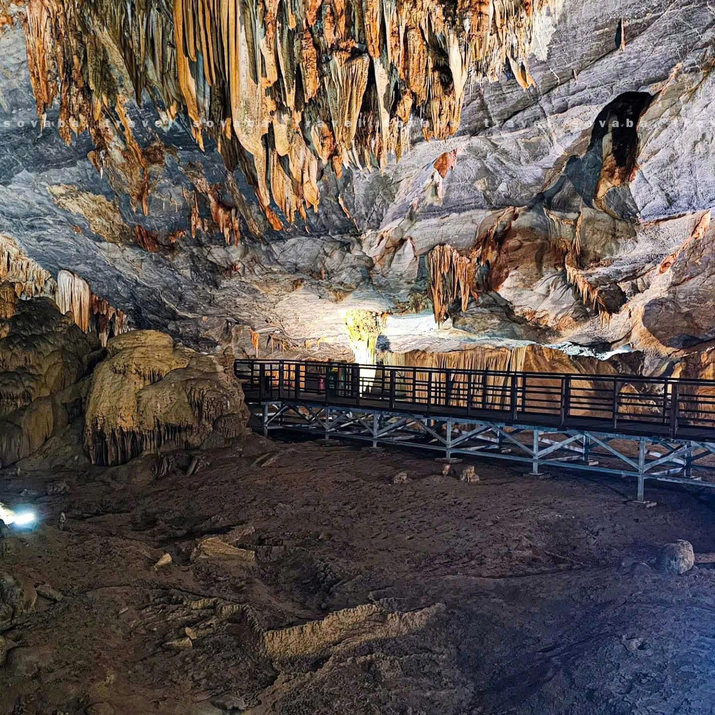 Phong Nha Cave boat tour Son River dragon boat and Paradise Cave karst — image 32