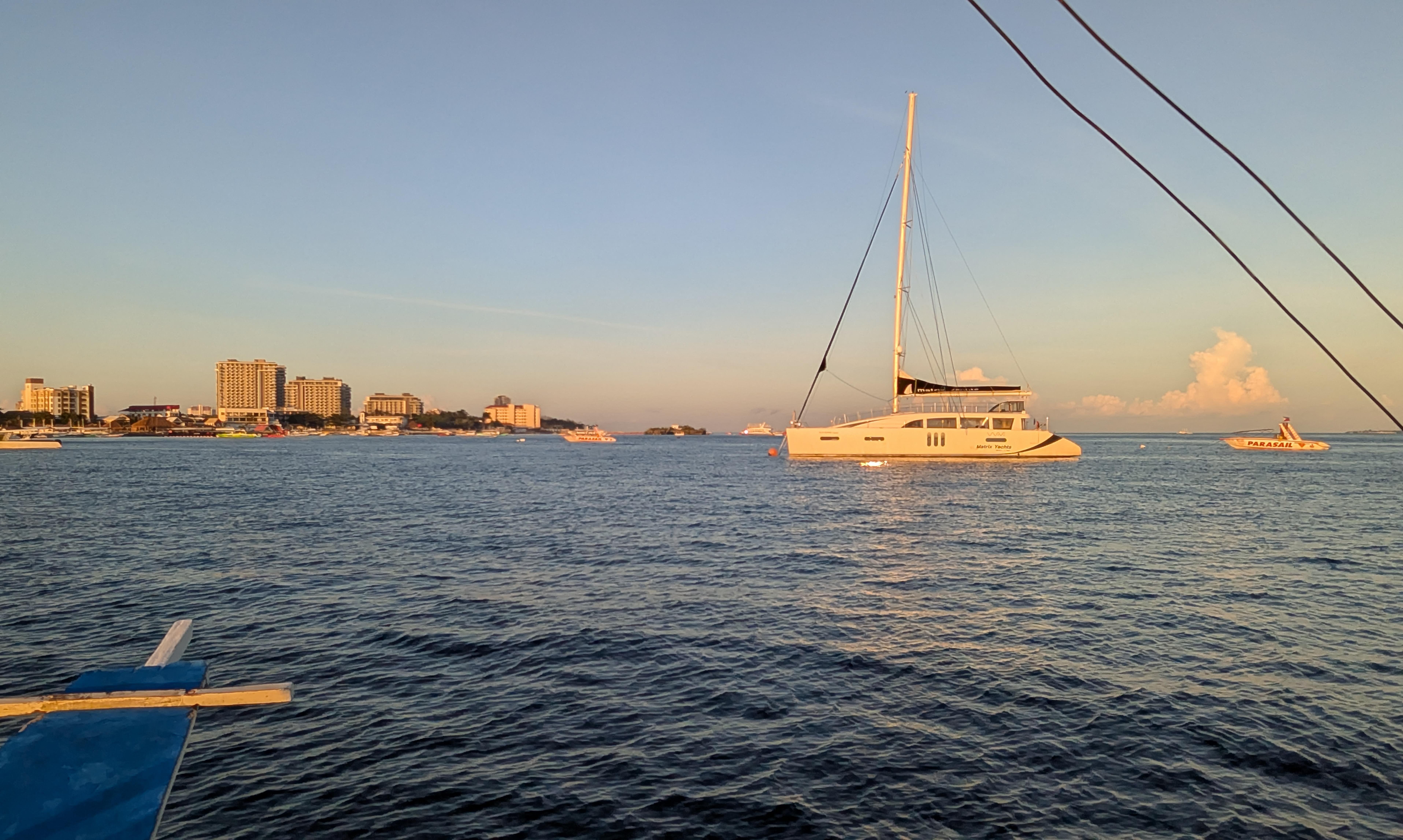Mactan Island Sunset Panga Boat Cruise with Drinks