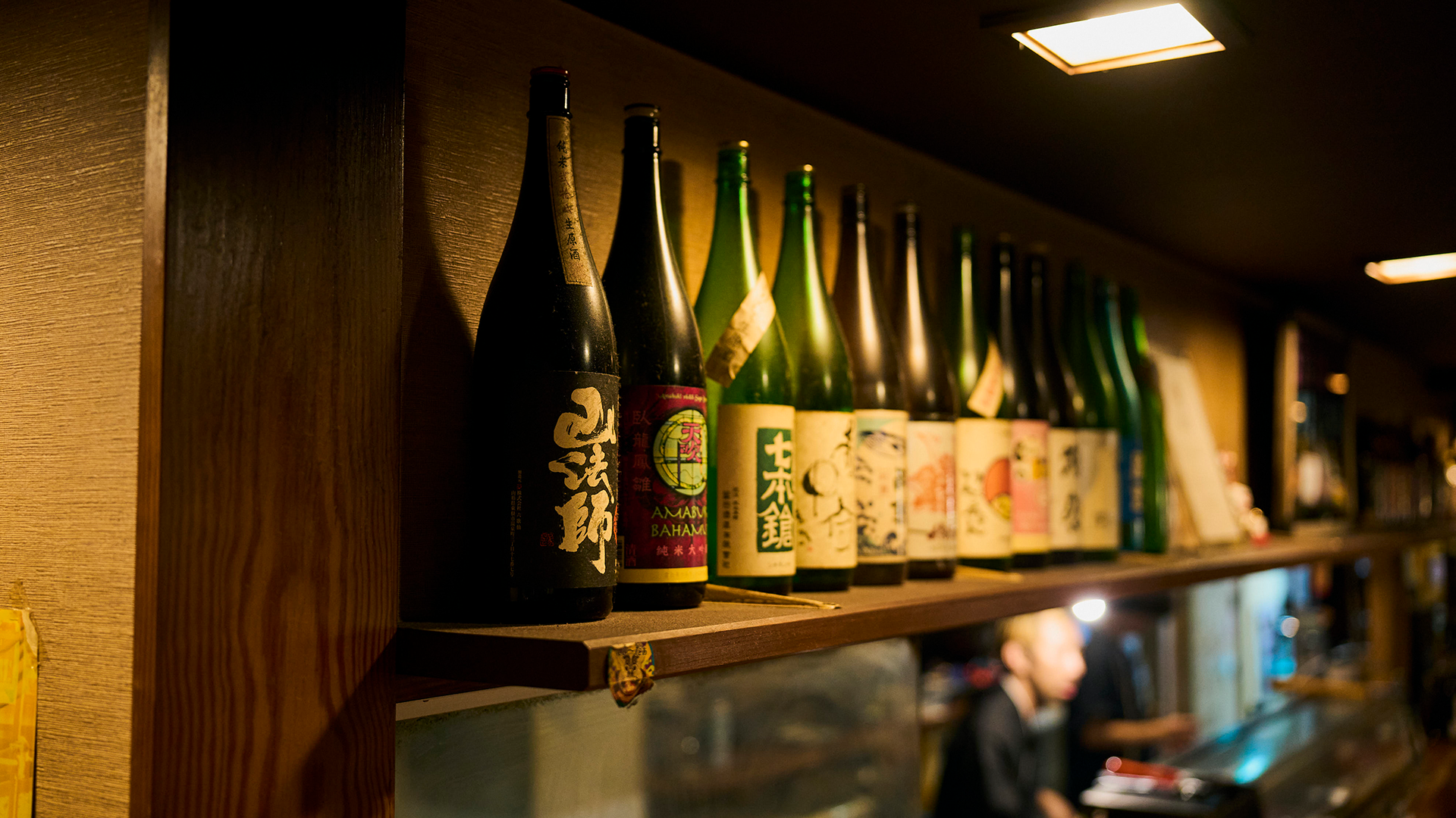 Osaka Guided Culinary Adventure: 12 Dishes & Local Sake Bars