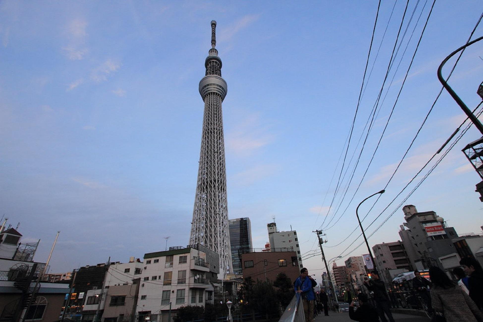 Asakusa Highlights Walk: Sensoji, Skytree & Local Snacks