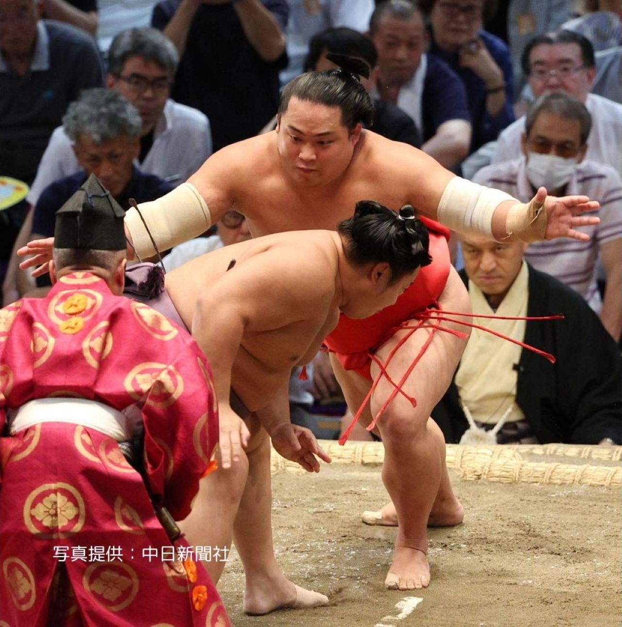 Nagoya Basho — Grand Sumo Tournament at IG Arena with English-speaking guide — image 5