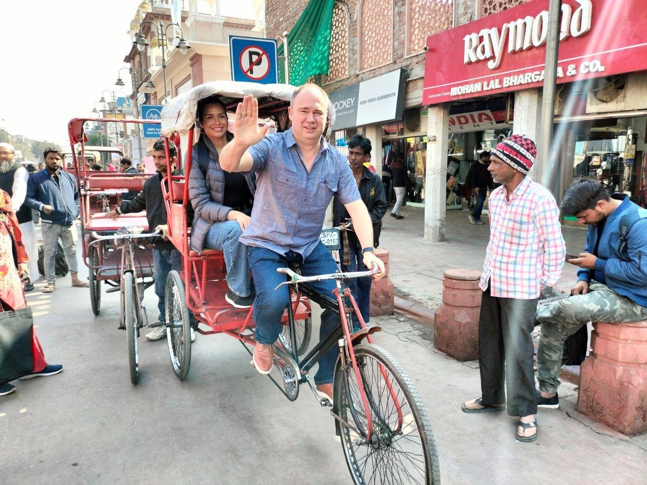 Delhi Insider’s Shopping & Heritage Day Tour
